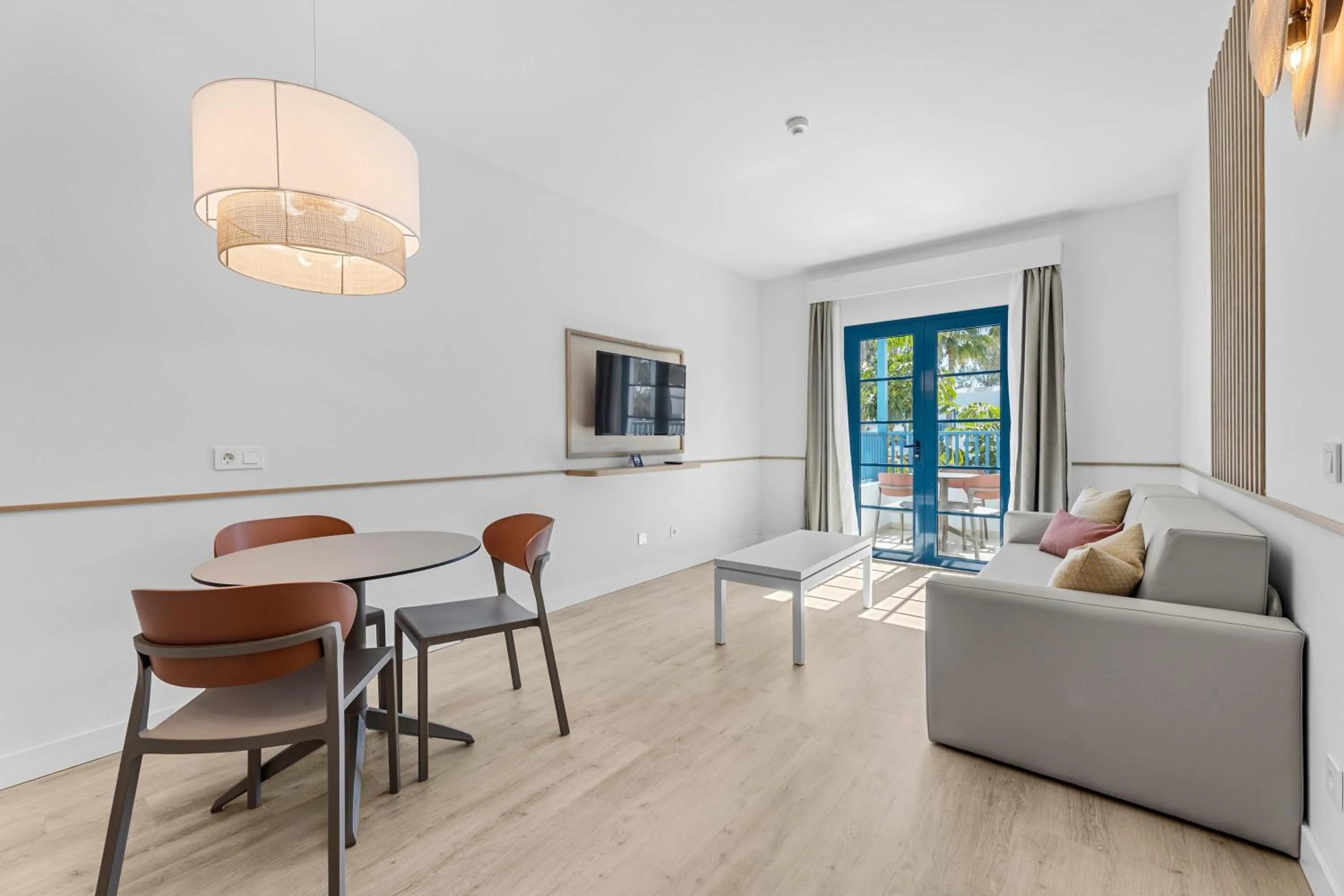 Photo of the whole room in THB Tropical Island