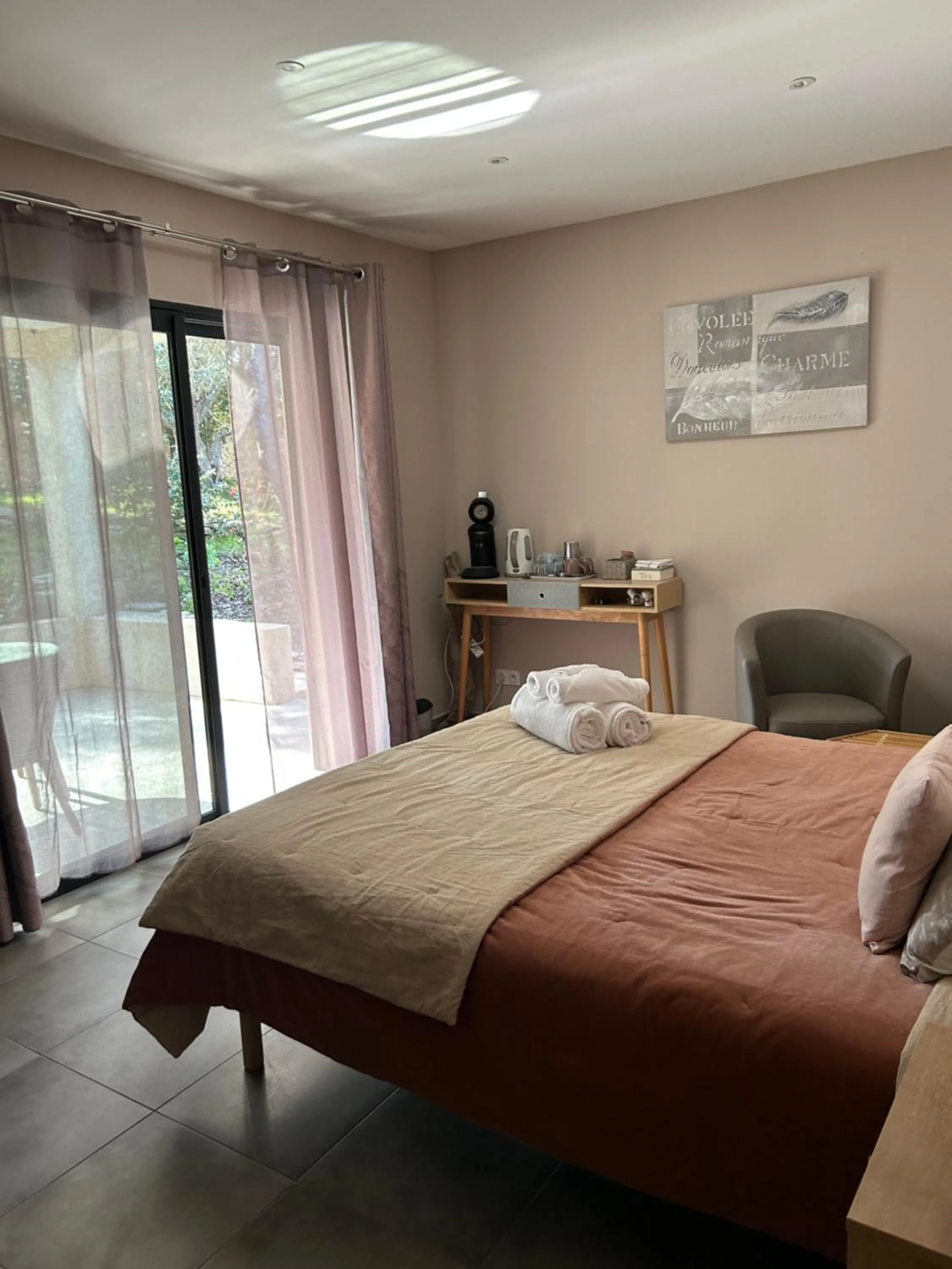 Bed in Résidence Alba