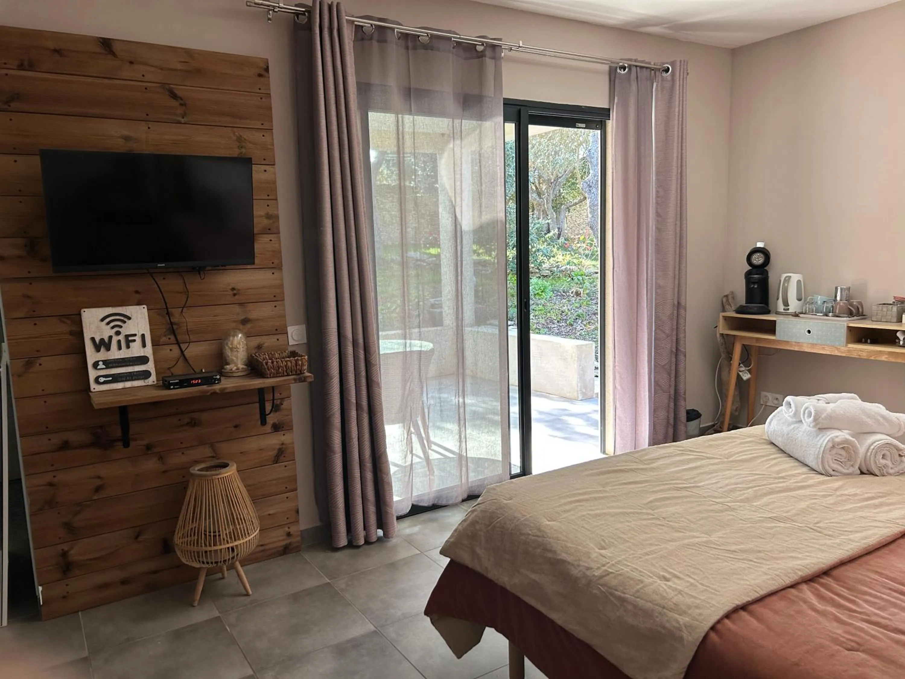 Bed in Résidence Alba