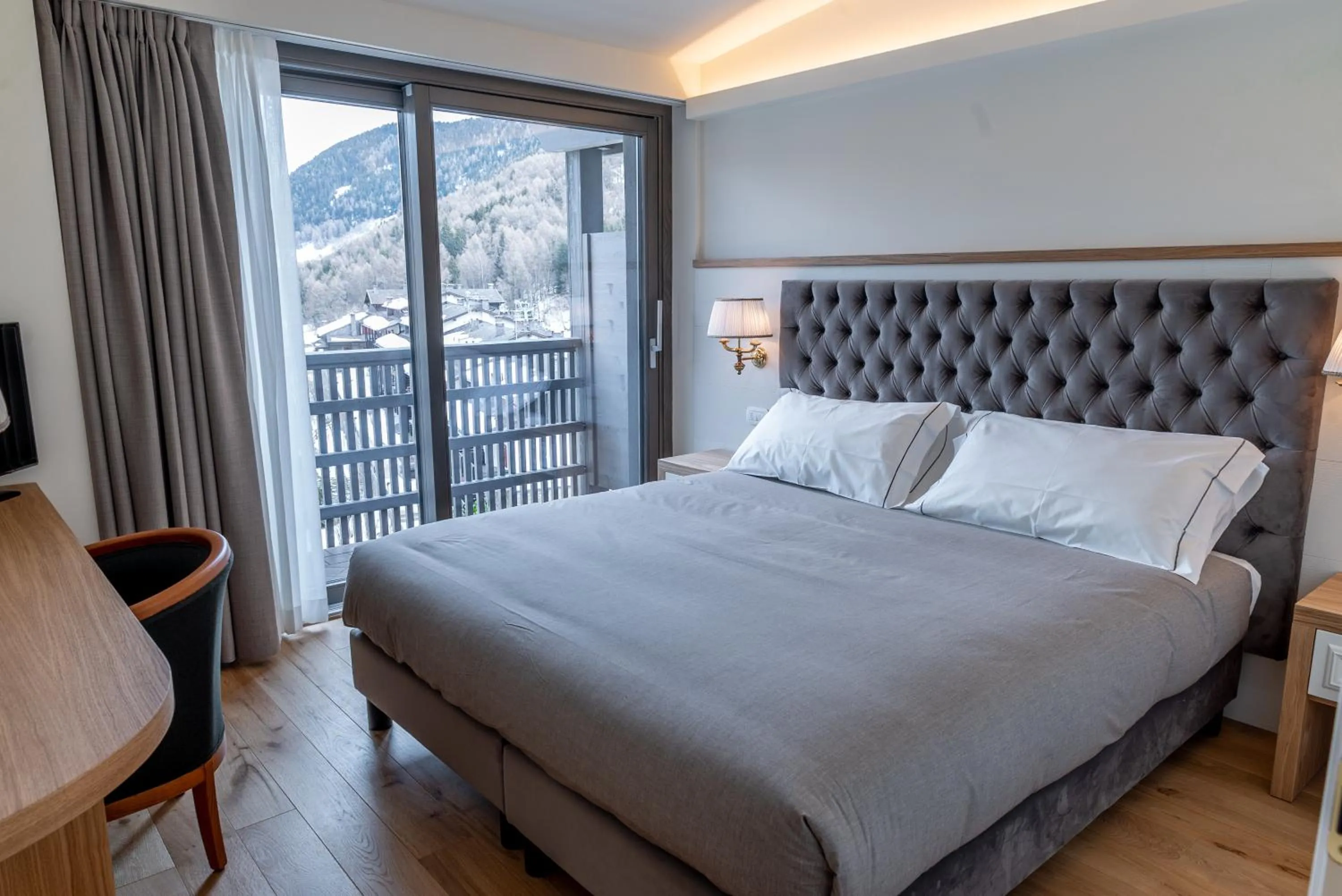 Bedroom, Bed in Cristallo Wellness Hotel