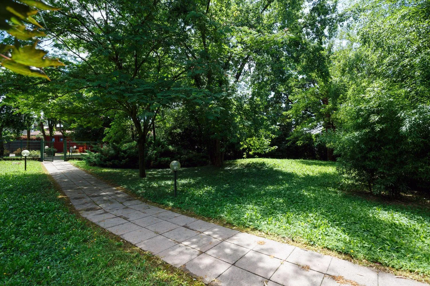 Restaurant/places to eat in Hotel Daniel