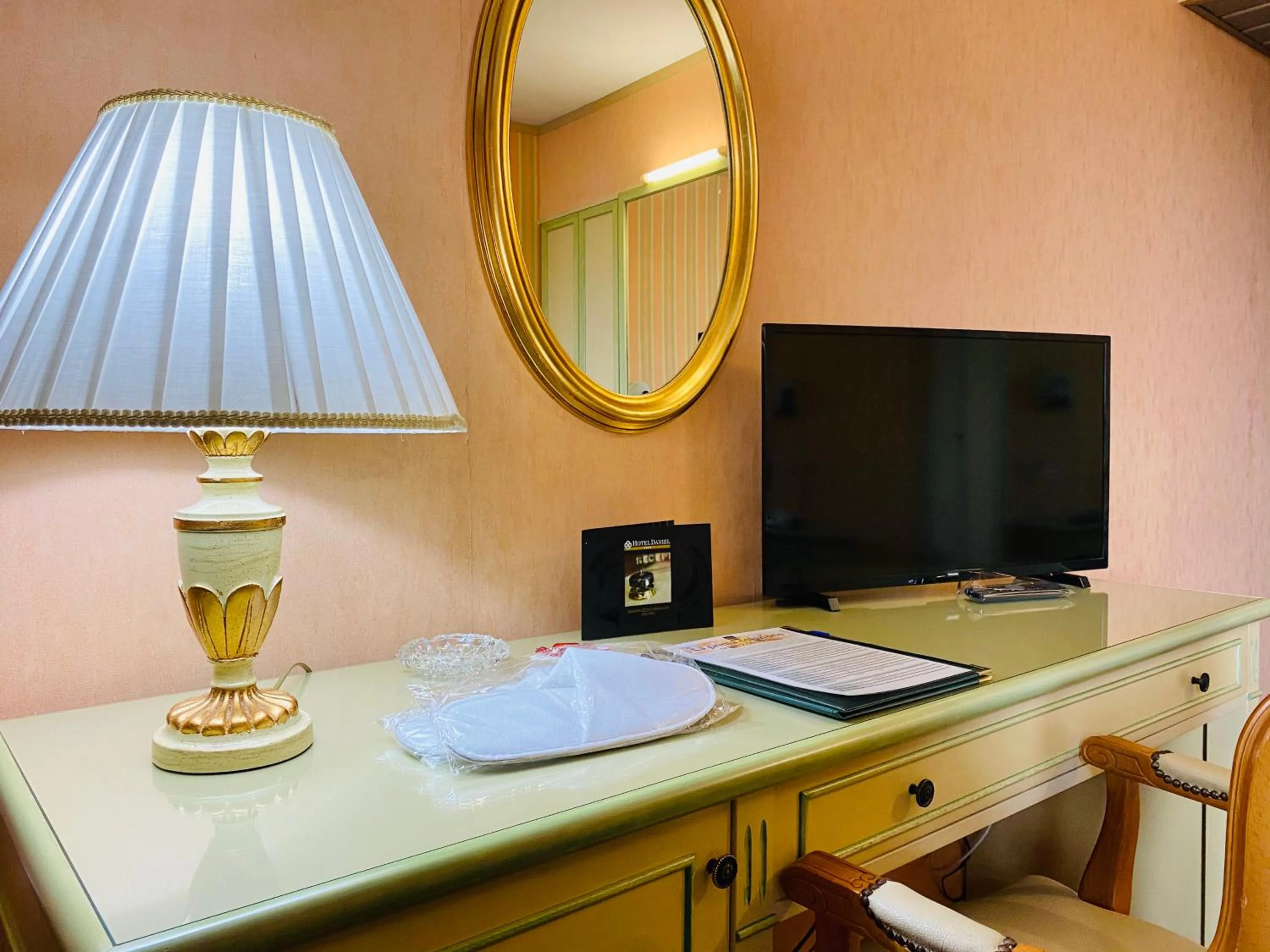TV and multimedia in Hotel Daniel