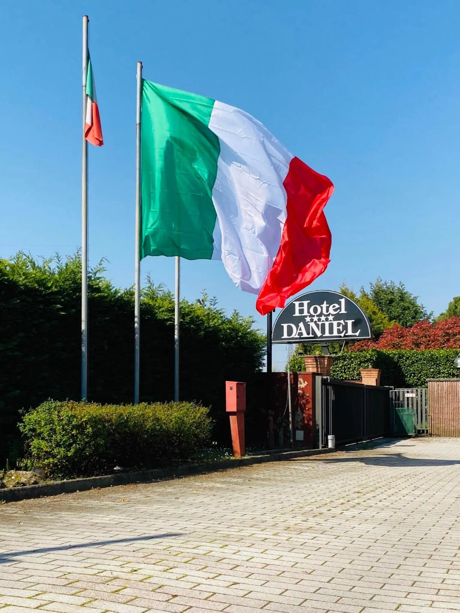 Property logo or sign in Hotel Daniel