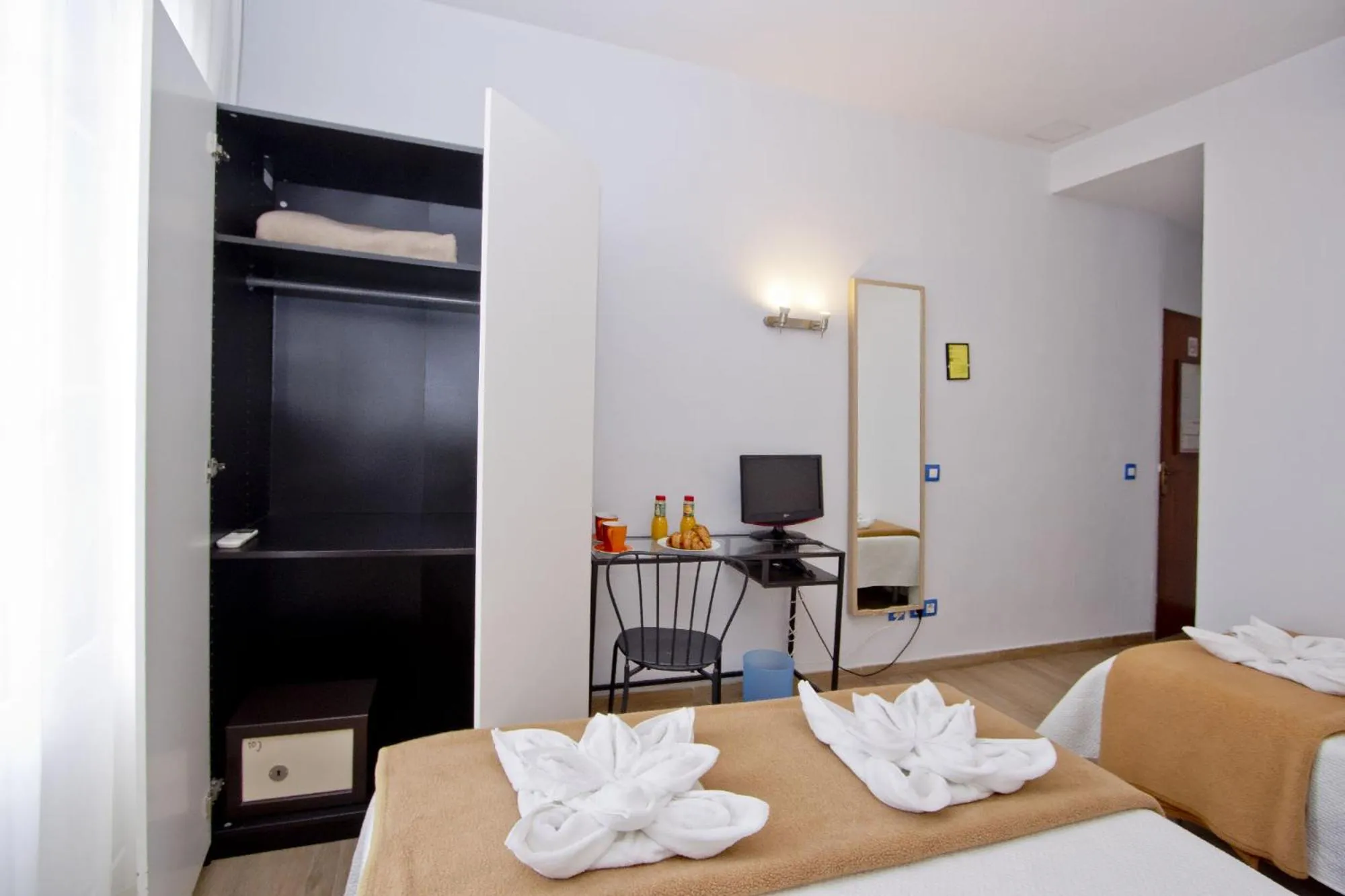 Bed in Barcelona City Hotel