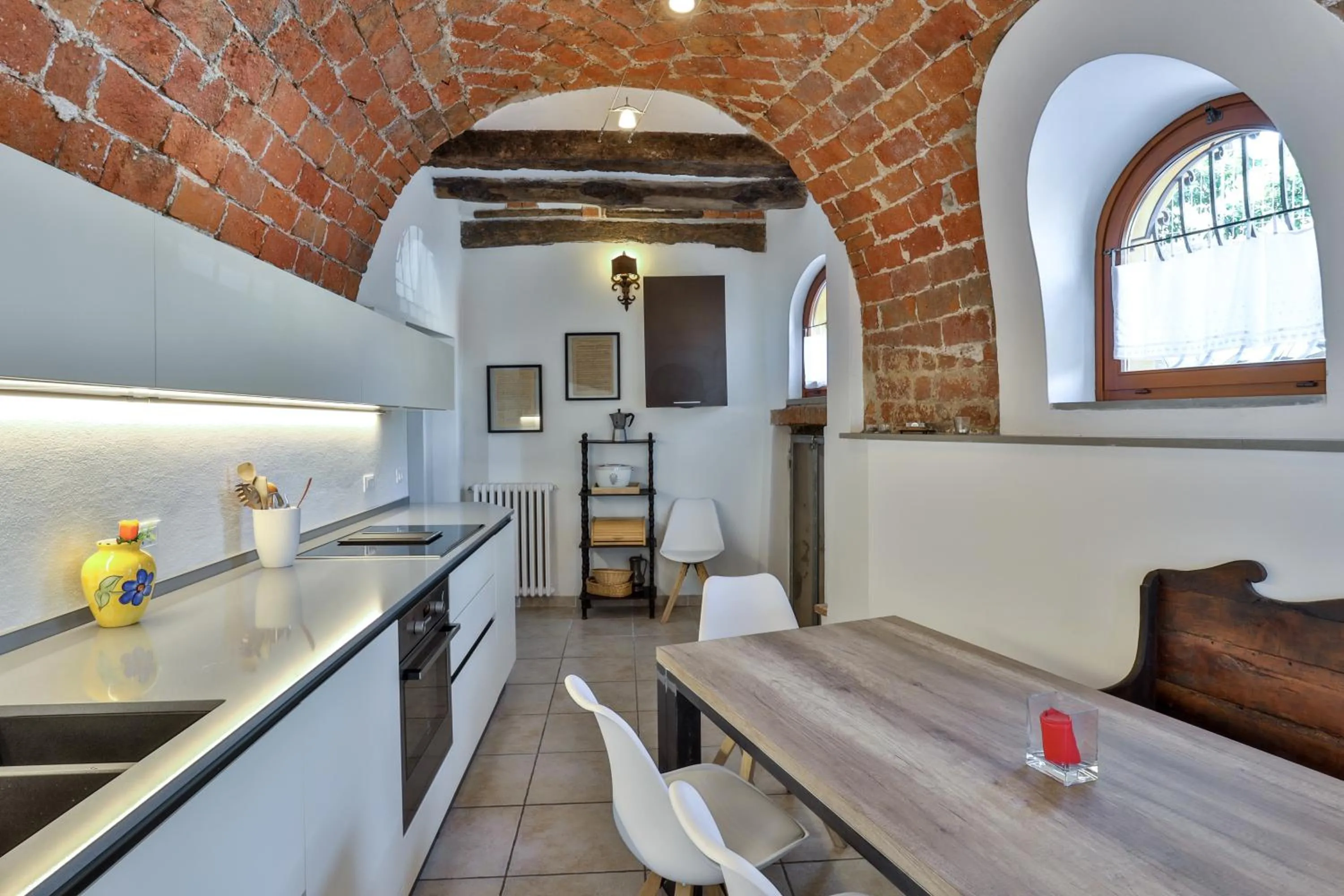 Kitchen or kitchenette in Villa Pesce, Mombaruzzo
