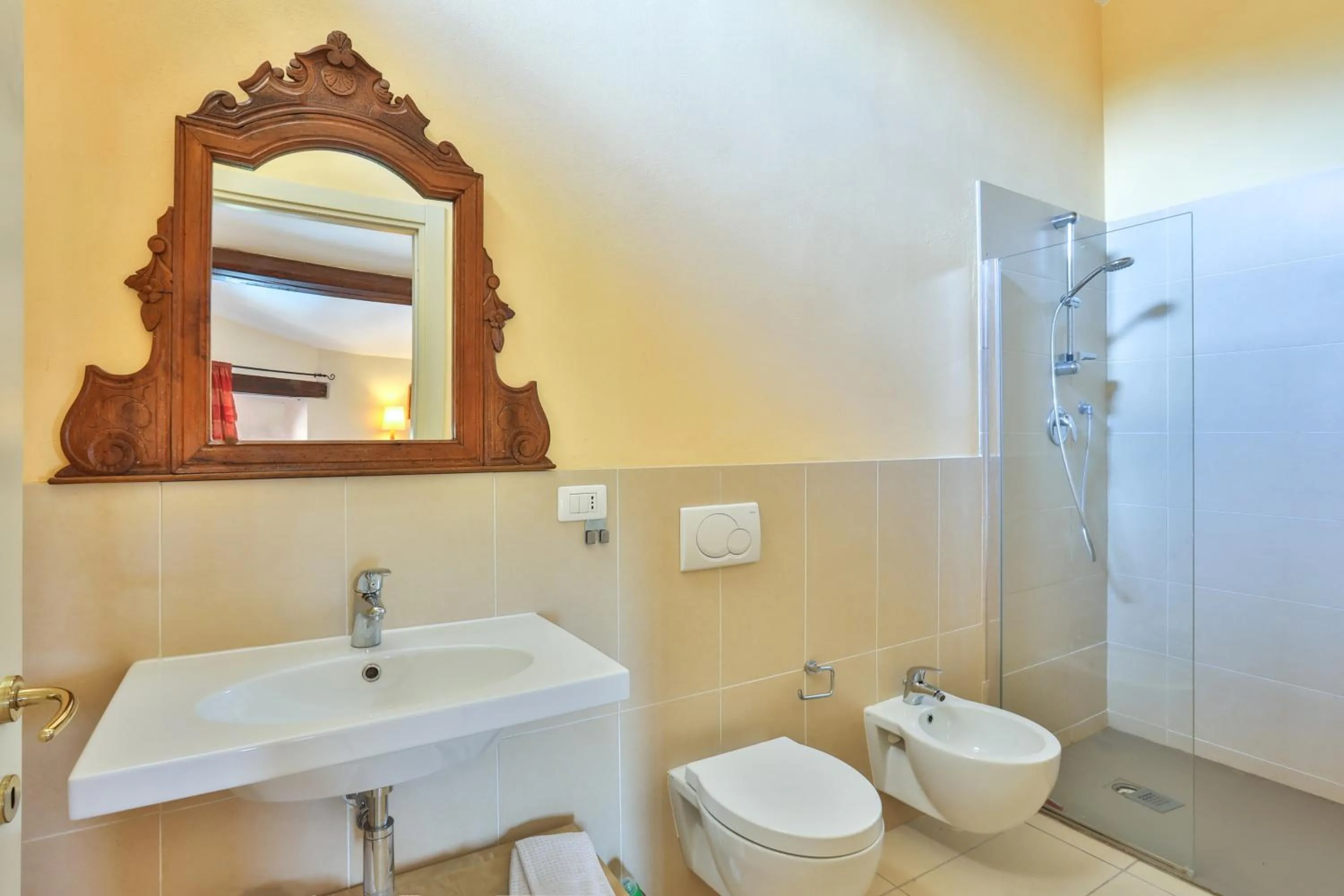 Bathroom in Villa Pesce, Mombaruzzo