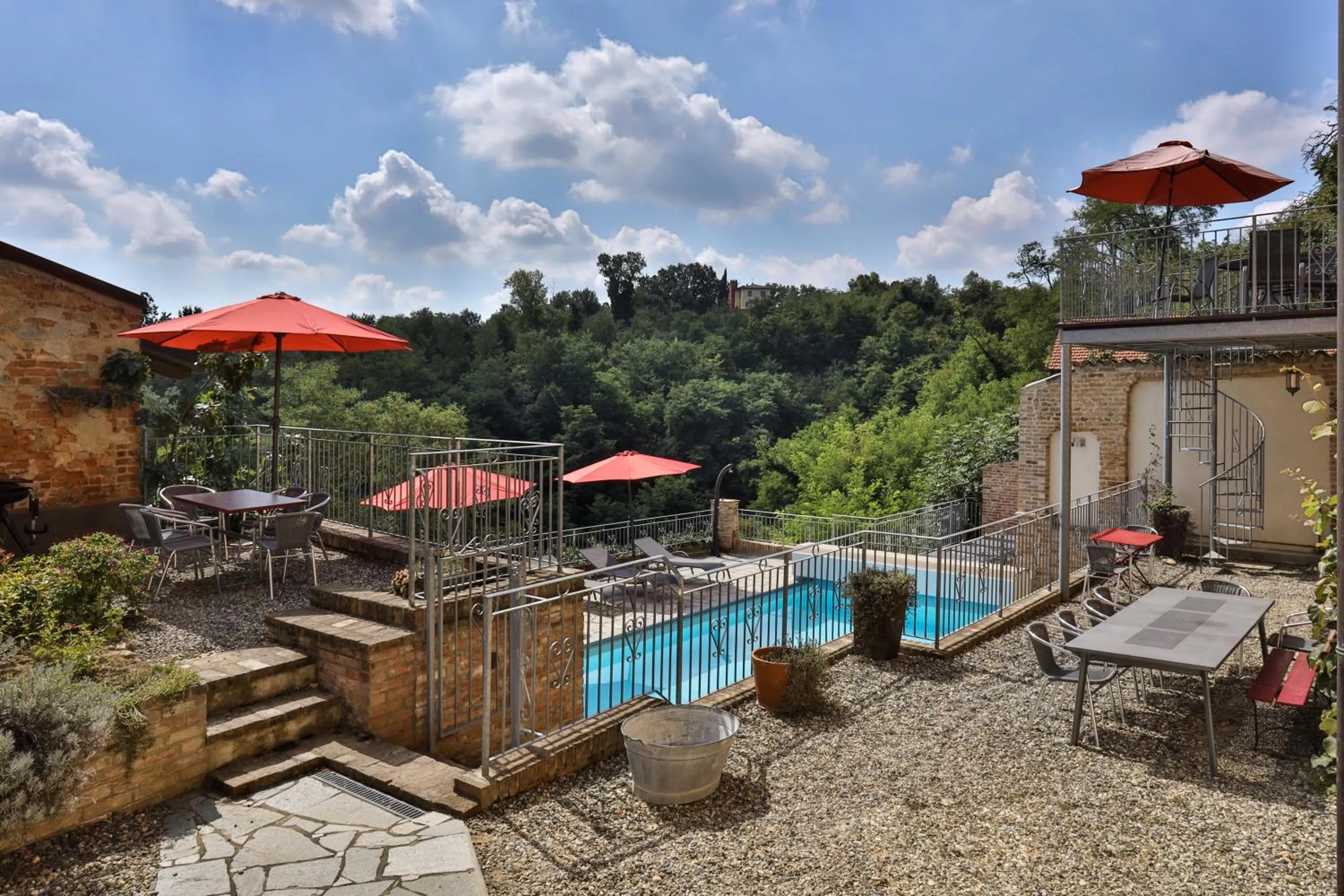 Pool view in Villa Pesce, Mombaruzzo