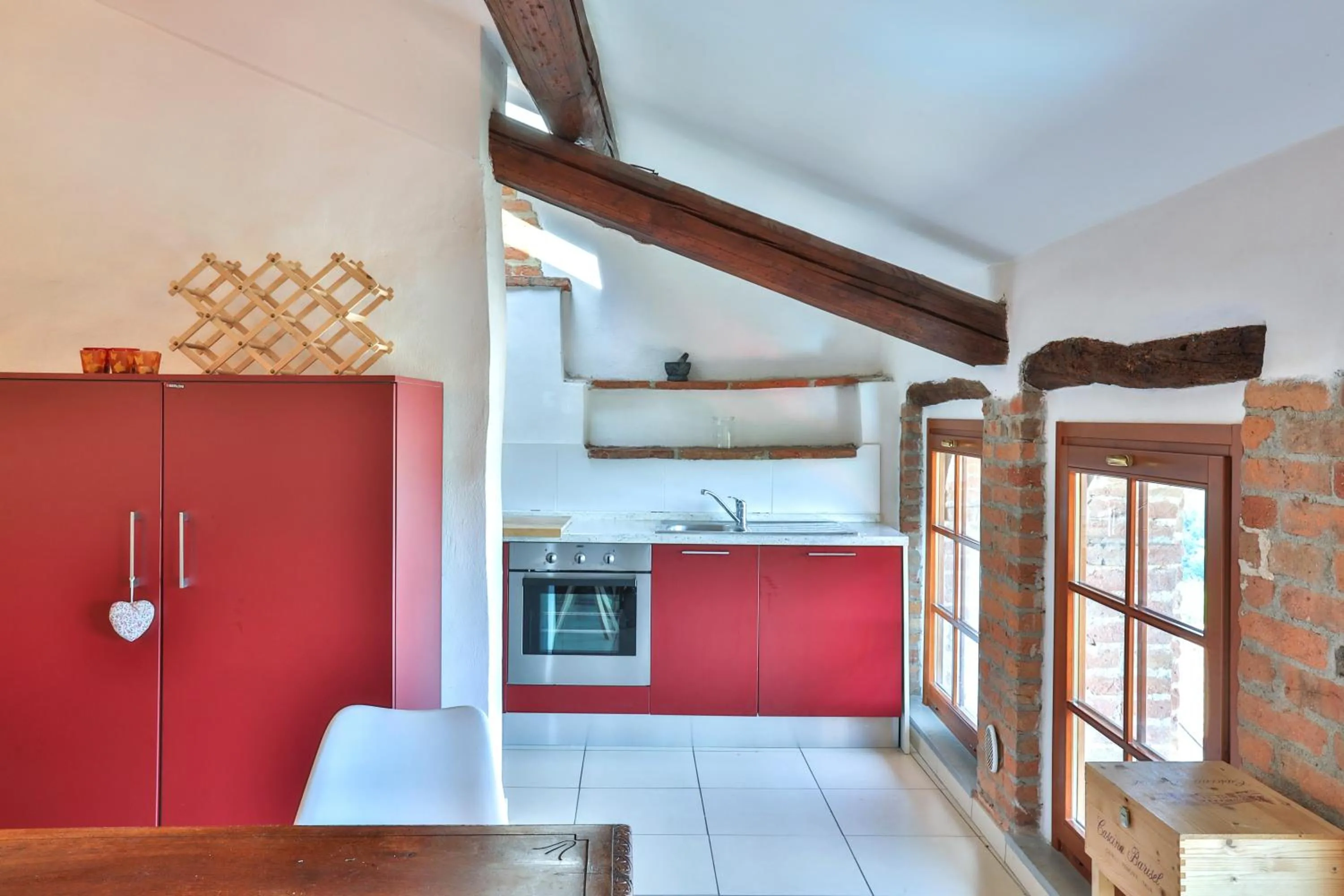 Kitchen or kitchenette in Villa Pesce, Mombaruzzo