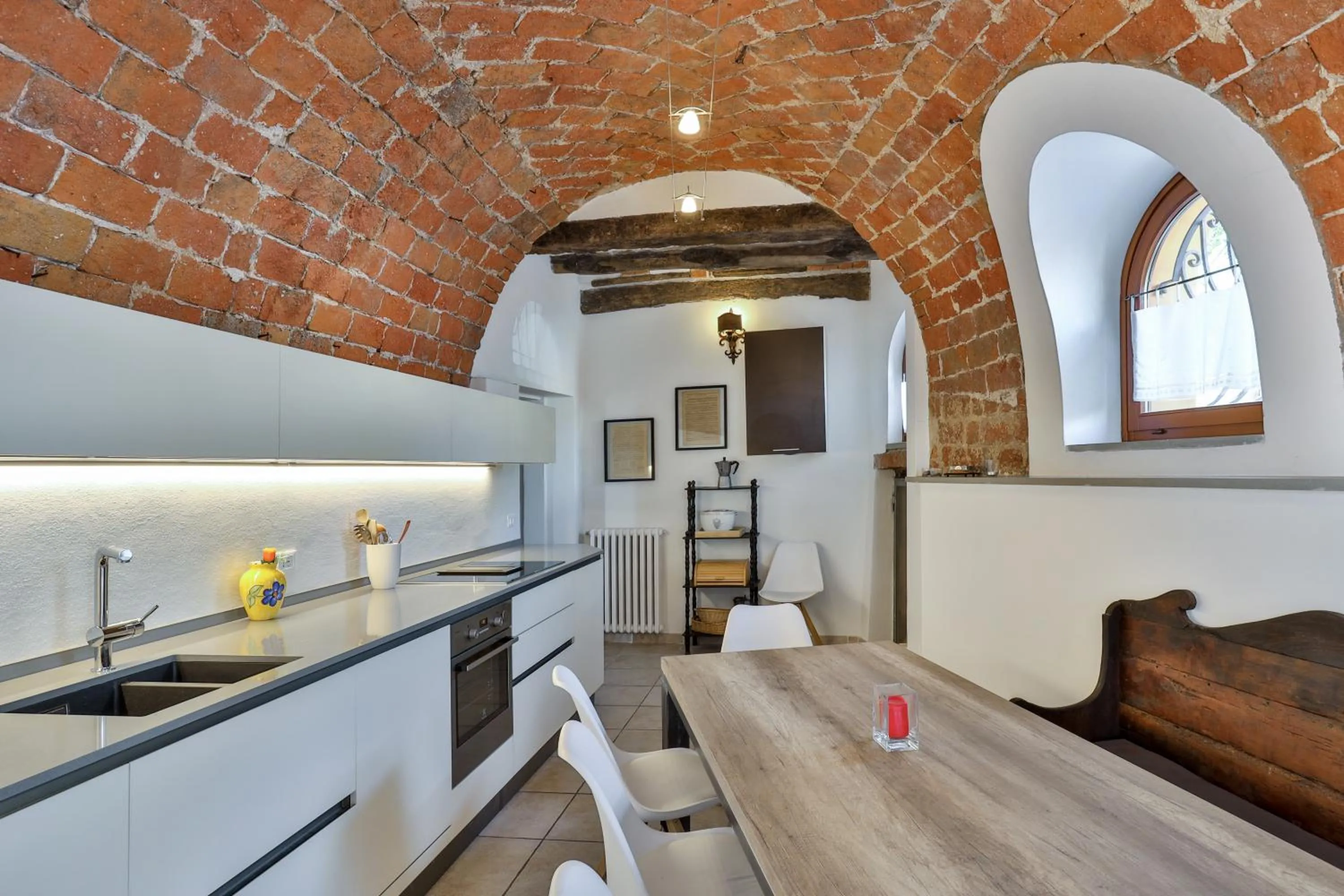 kitchen in Villa Pesce, Mombaruzzo