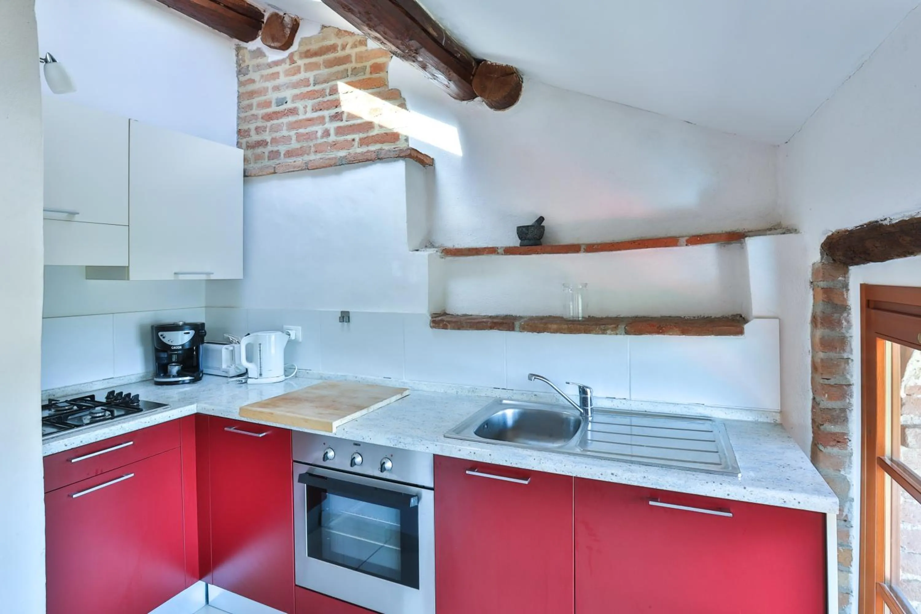 Kitchen or kitchenette in Villa Pesce, Mombaruzzo