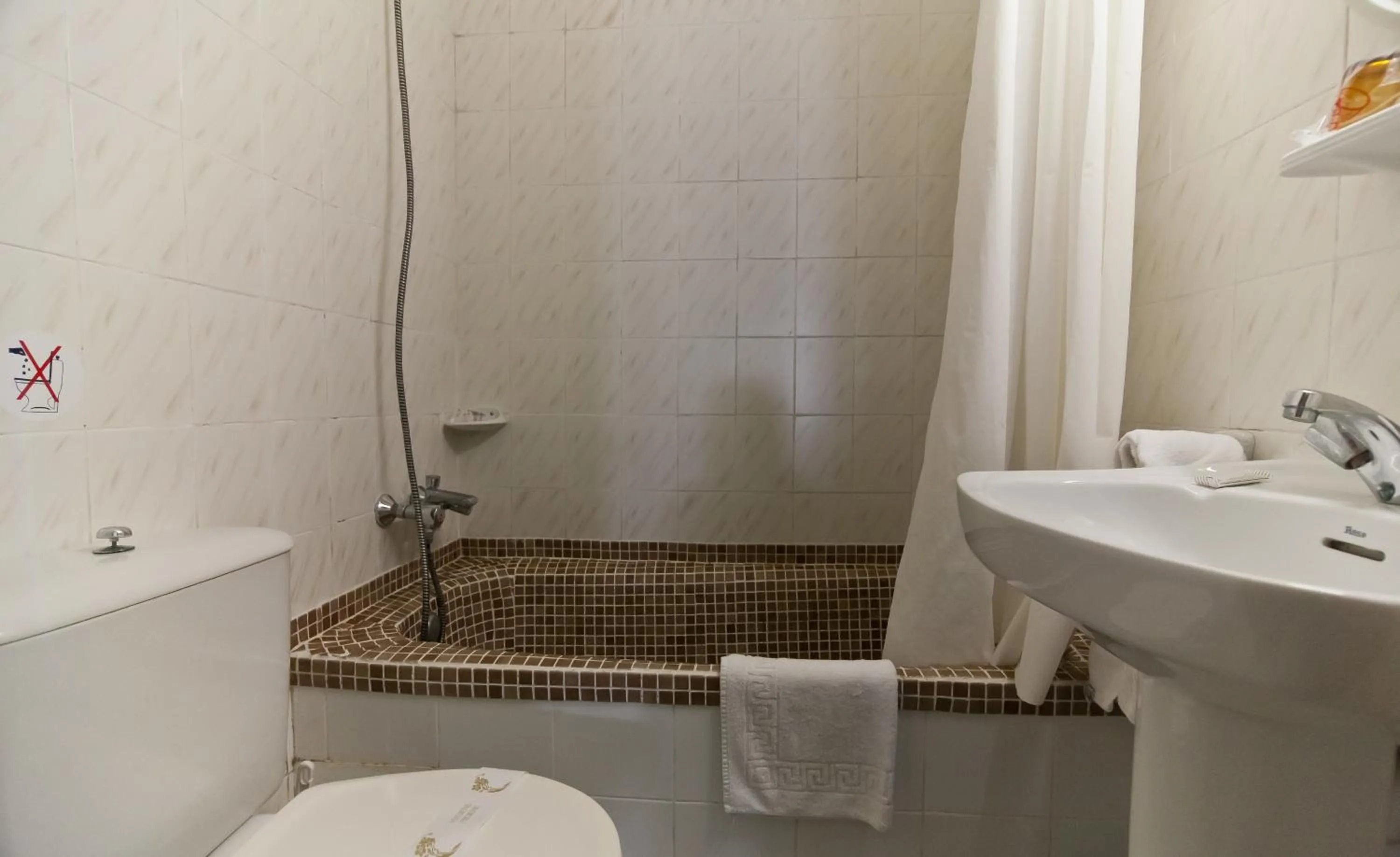 Bathroom in Cala Bona y Mar Blava