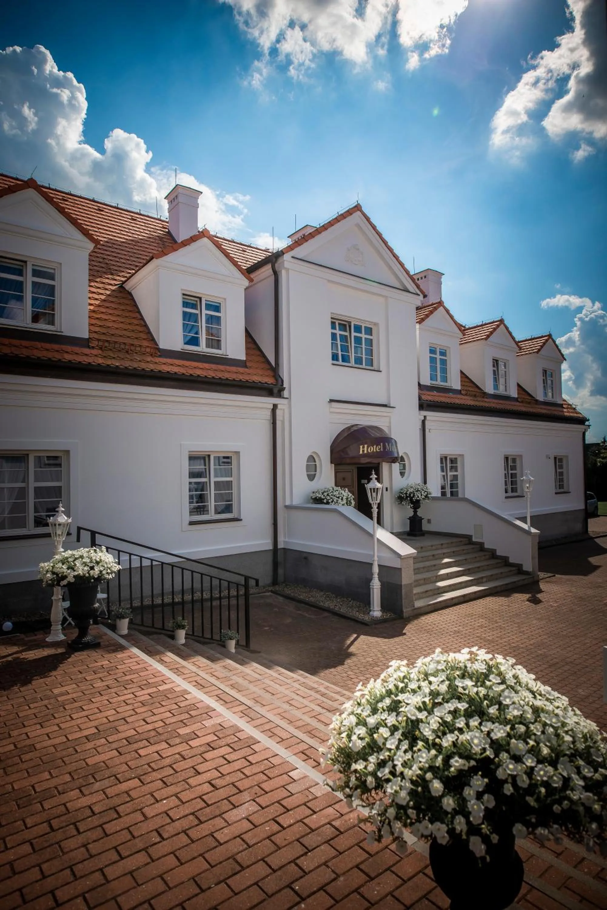 Property building in Maxim honorujemy bon turystyczny