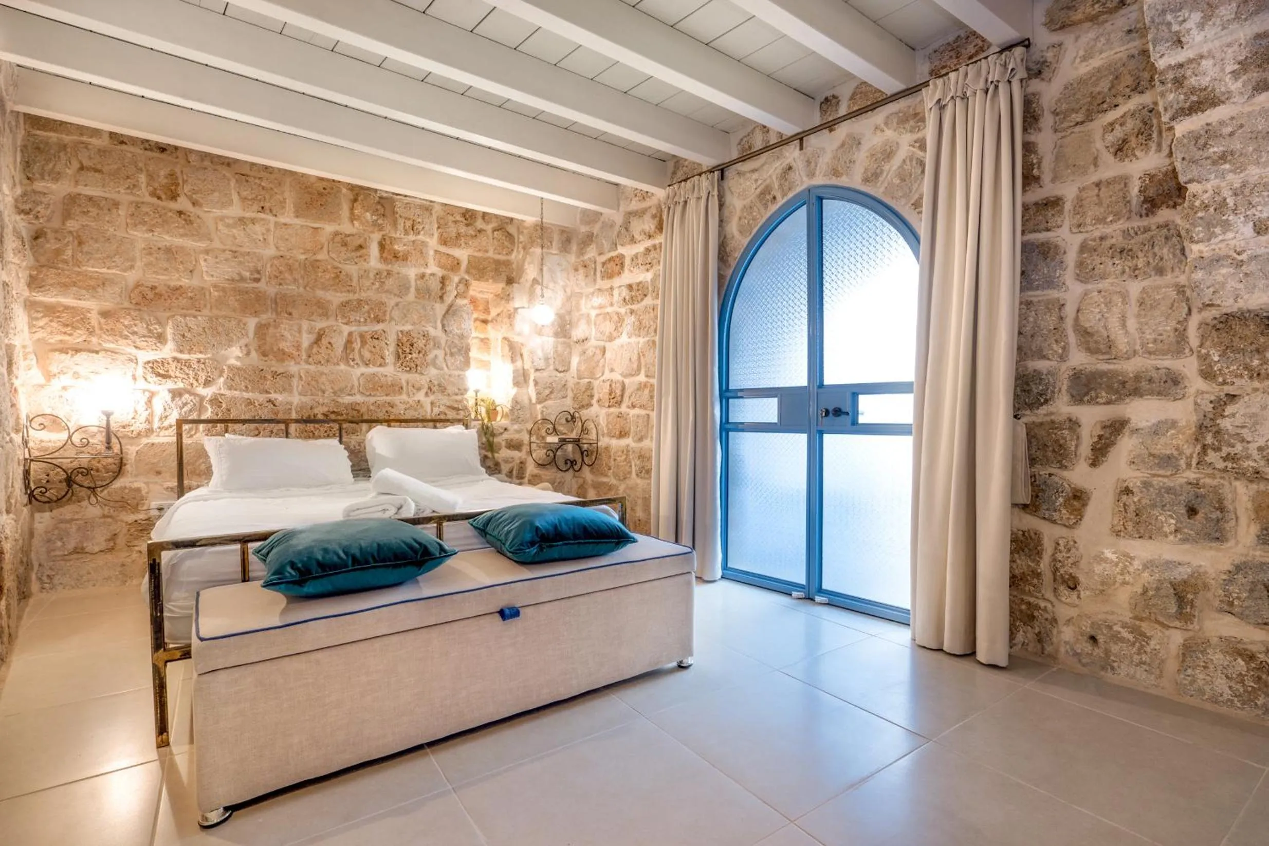 Photo of the whole room, Bed in Arabesque Arts & Residency