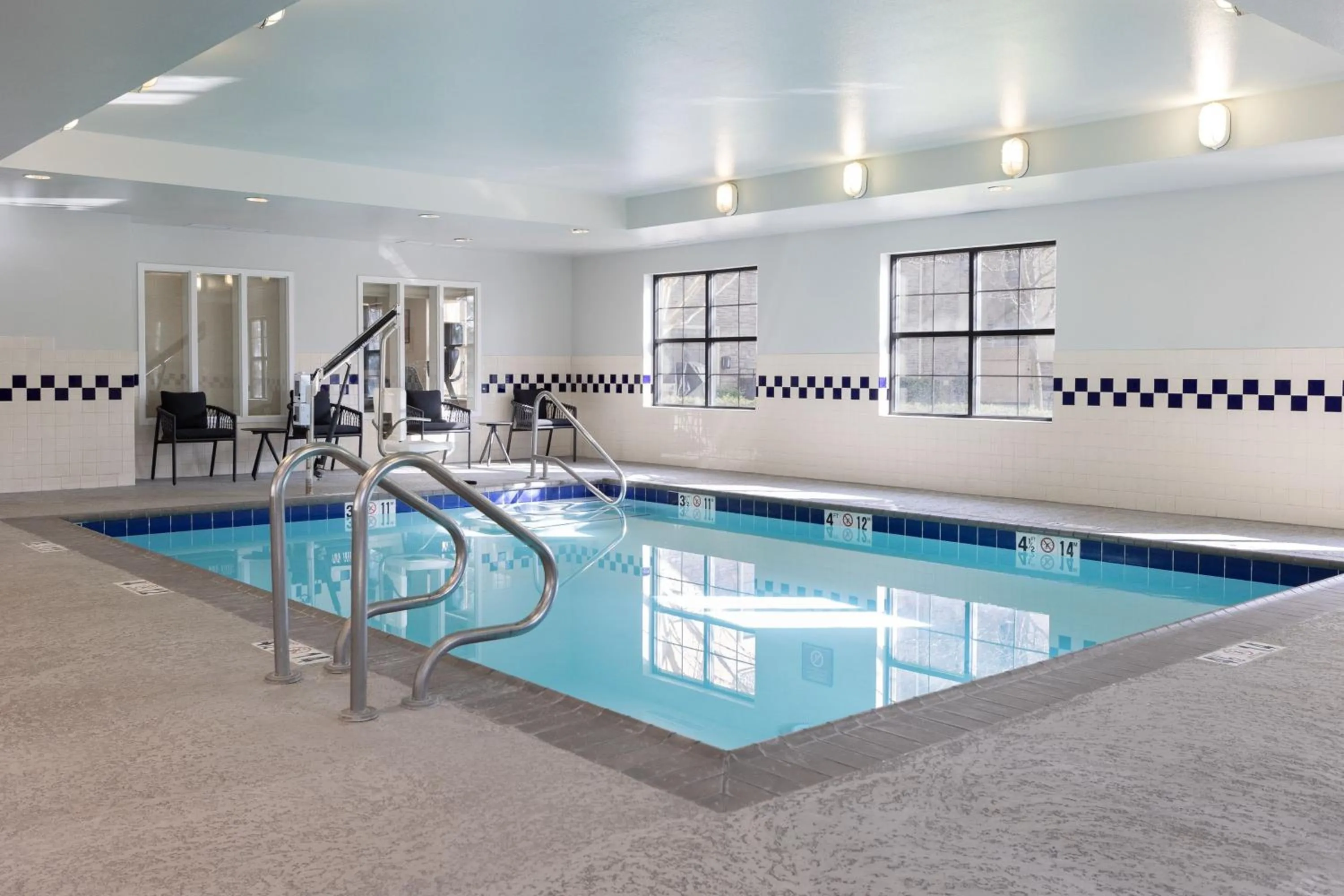Swimming pool in TownePlace Suites by Marriott Sacramento Roseville