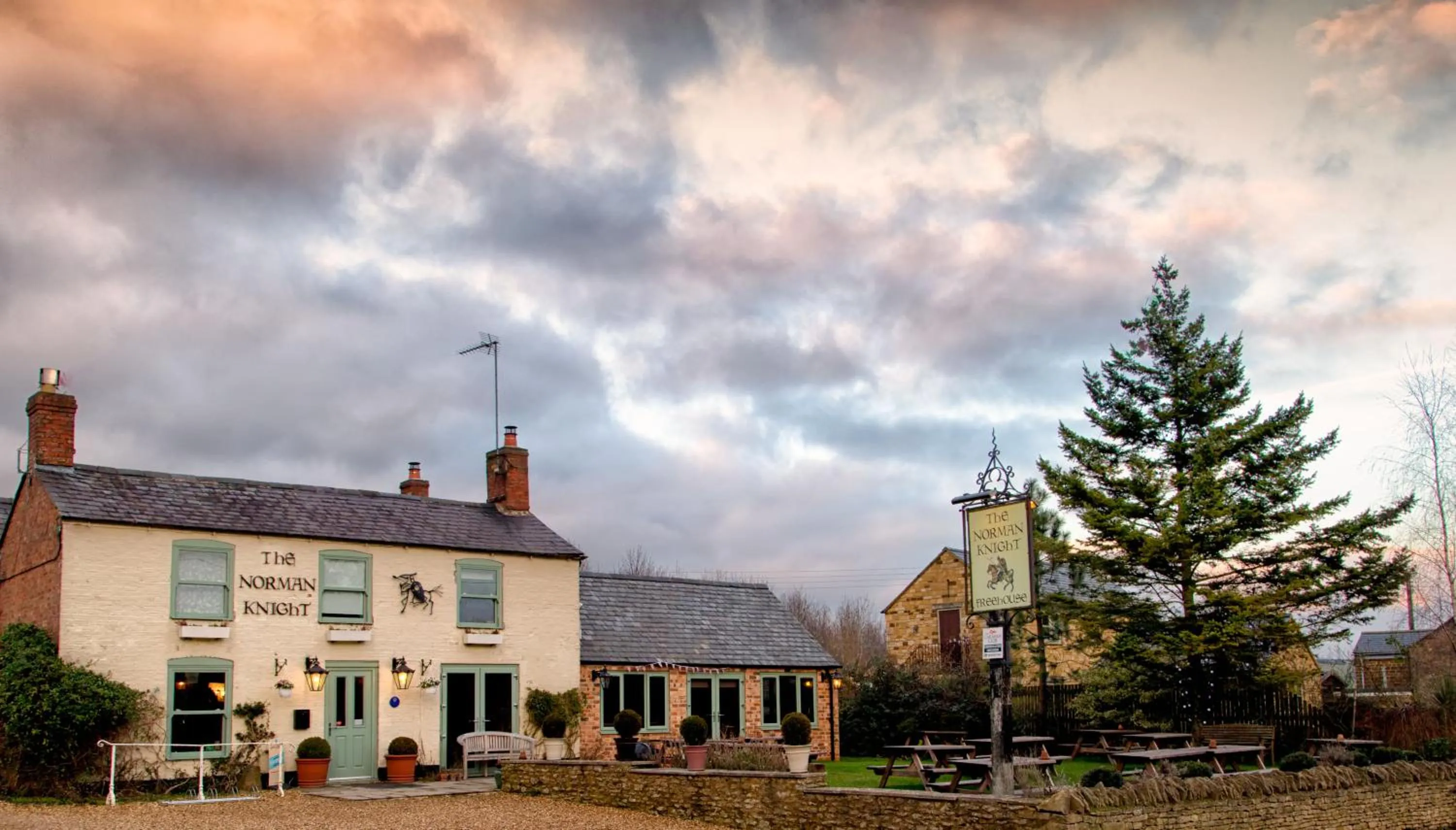 Restaurant/places to eat in The Norman Knight Whichford