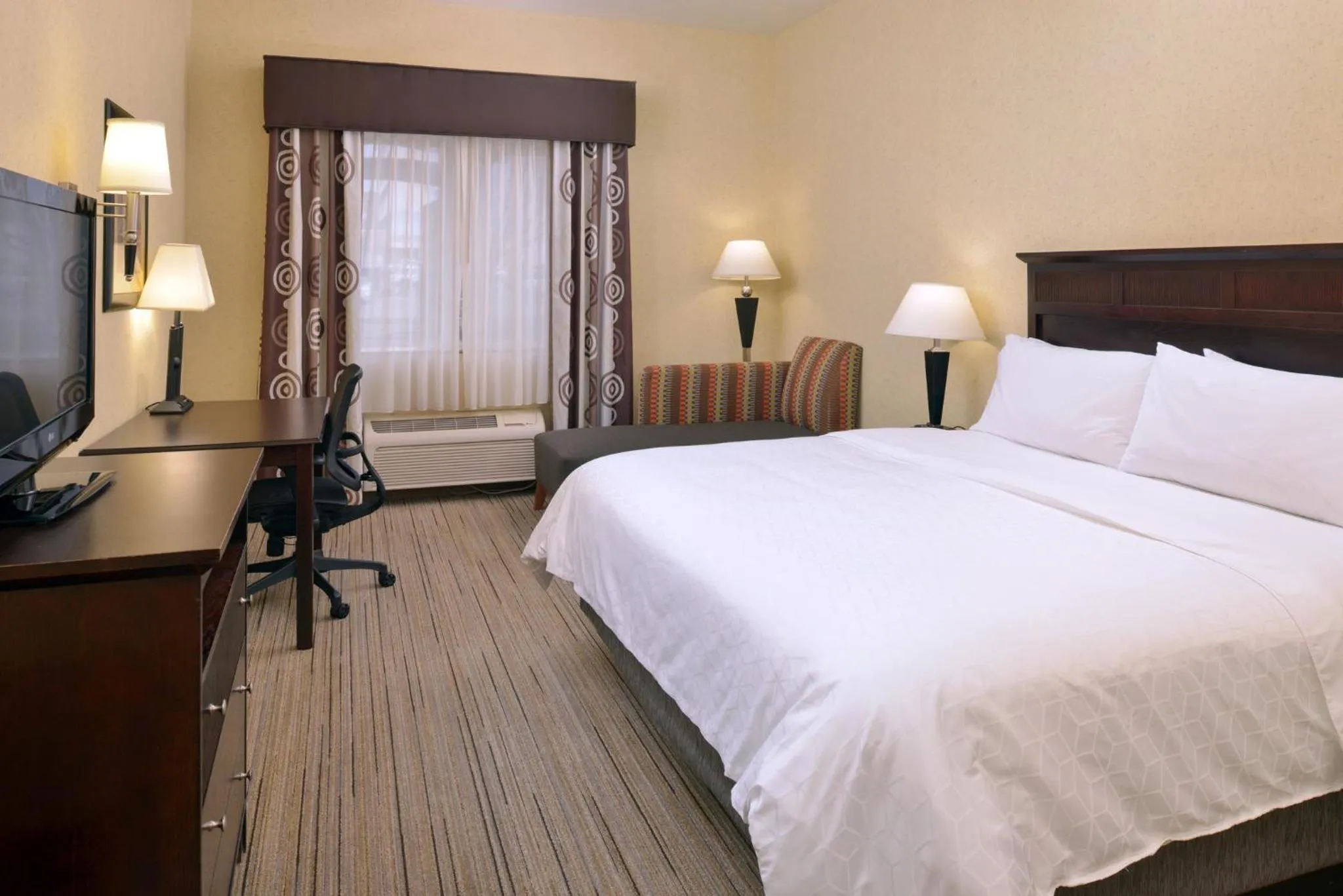 Photo of the whole room, Bed in Holiday Inn Express & Suites Nampa - Idaho Center by IHG