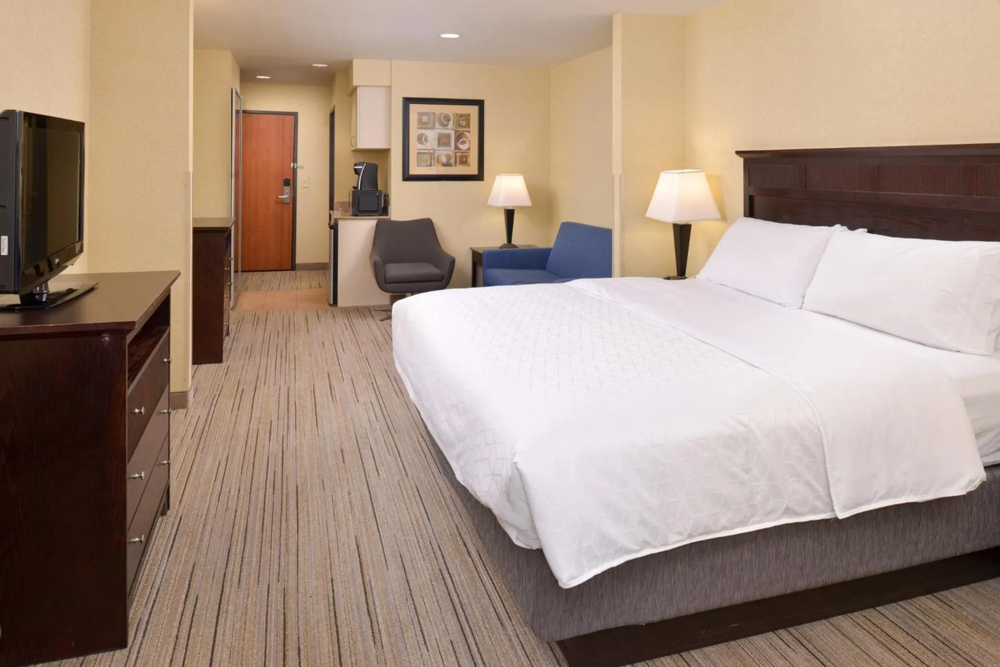 Photo of the whole room, Bed in Holiday Inn Express & Suites Nampa - Idaho Center by IHG