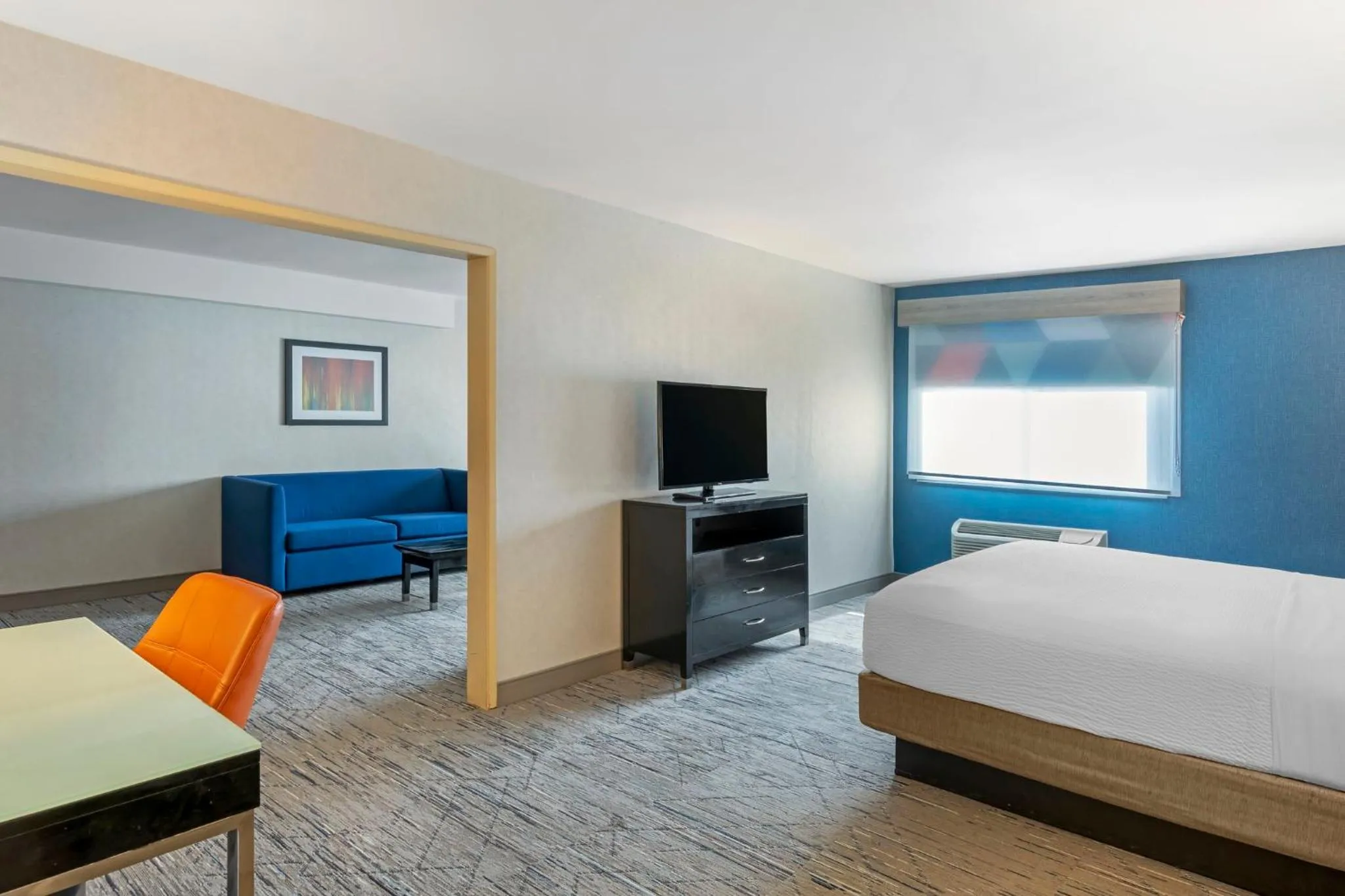 Photo of the whole room, Bed in Holiday Inn Express San Bernardino Colton by IHG