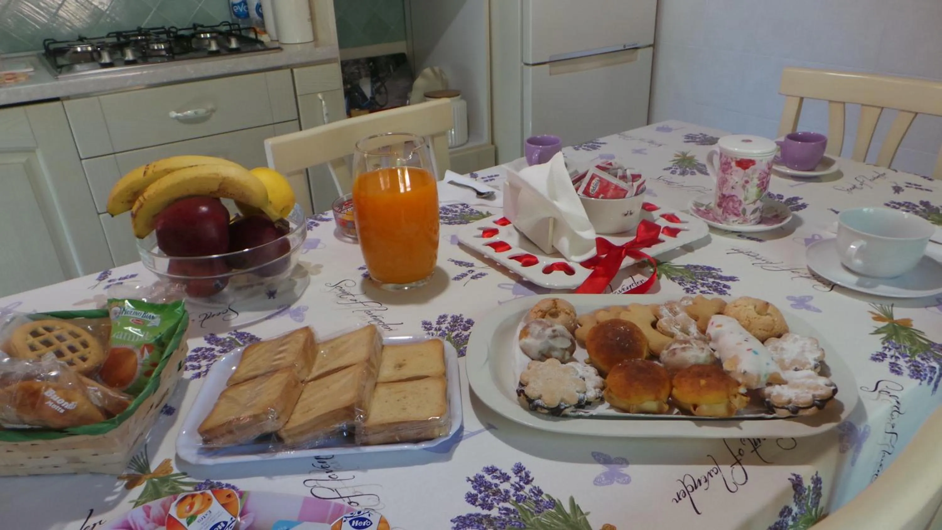 Communal kitchen in Oasi Ottocento