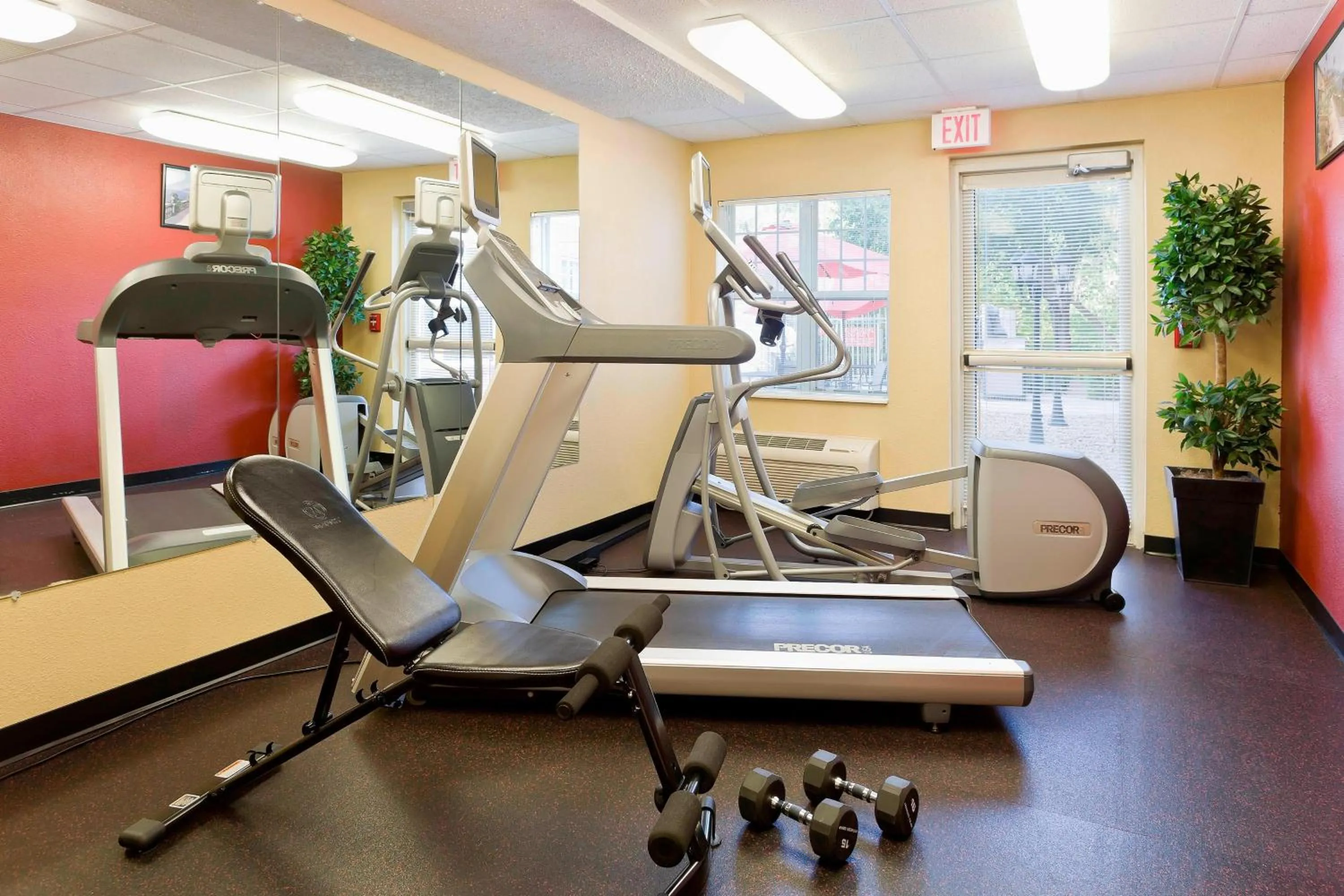 Fitness centre/facilities in TownePlace Suites by Marriott Dallas Bedford