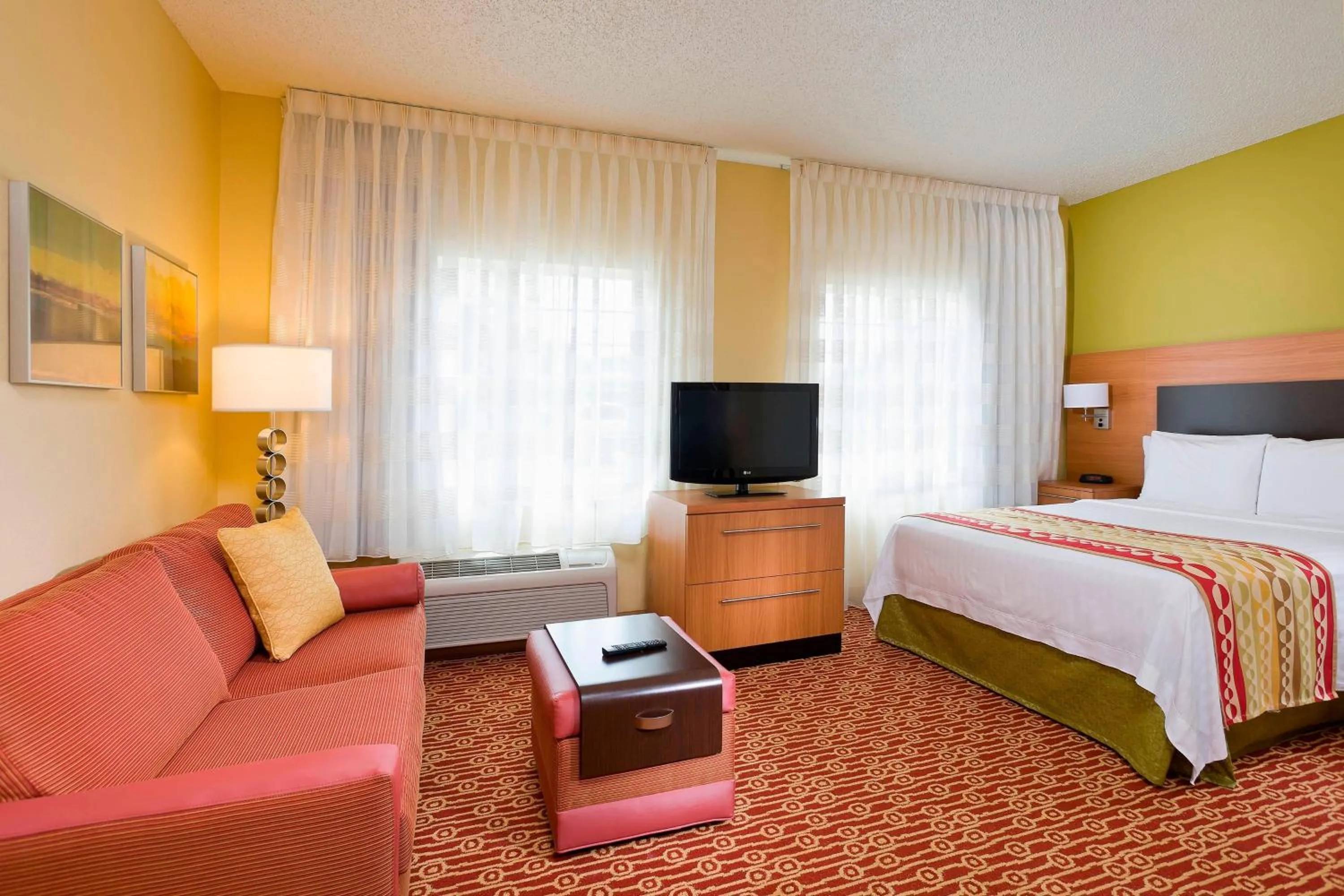 Photo of the whole room, Bed in TownePlace Suites by Marriott Dallas Bedford