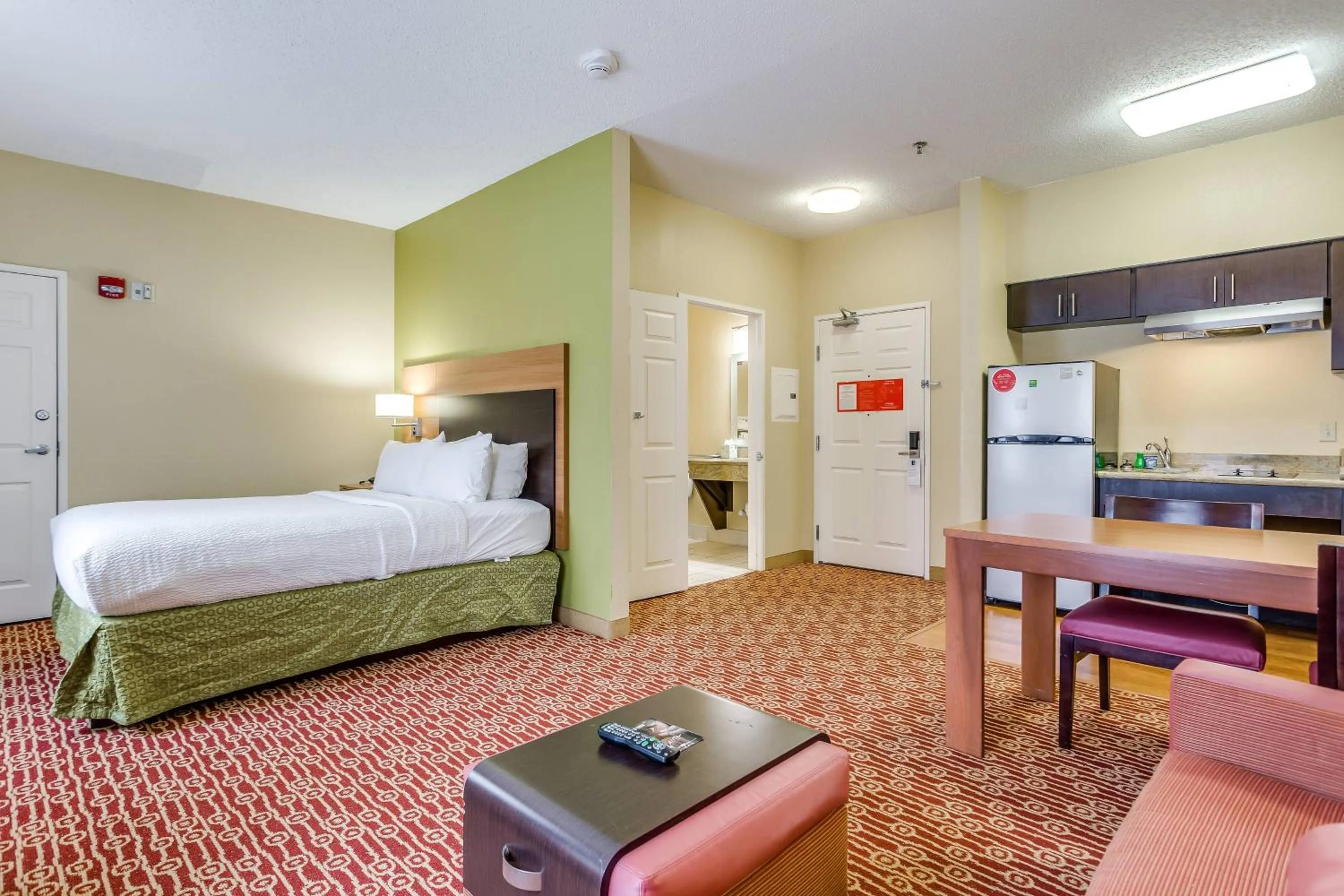 Photo of the whole room, Bed in TownePlace Suites by Marriott Dallas Bedford