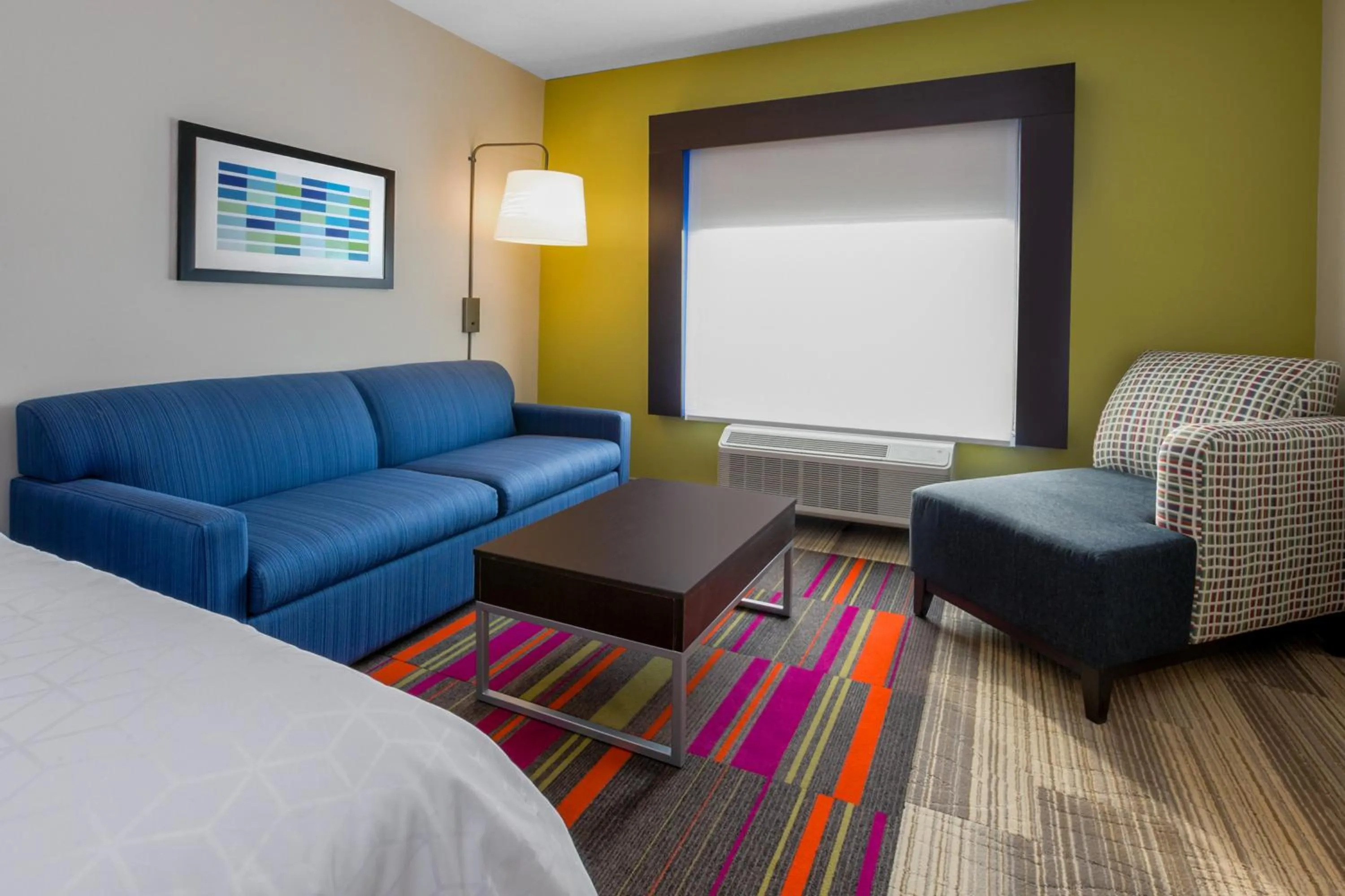 Photo of the whole room, Bed in Holiday Inn Express Hotel & Suites Woodhaven by IHG