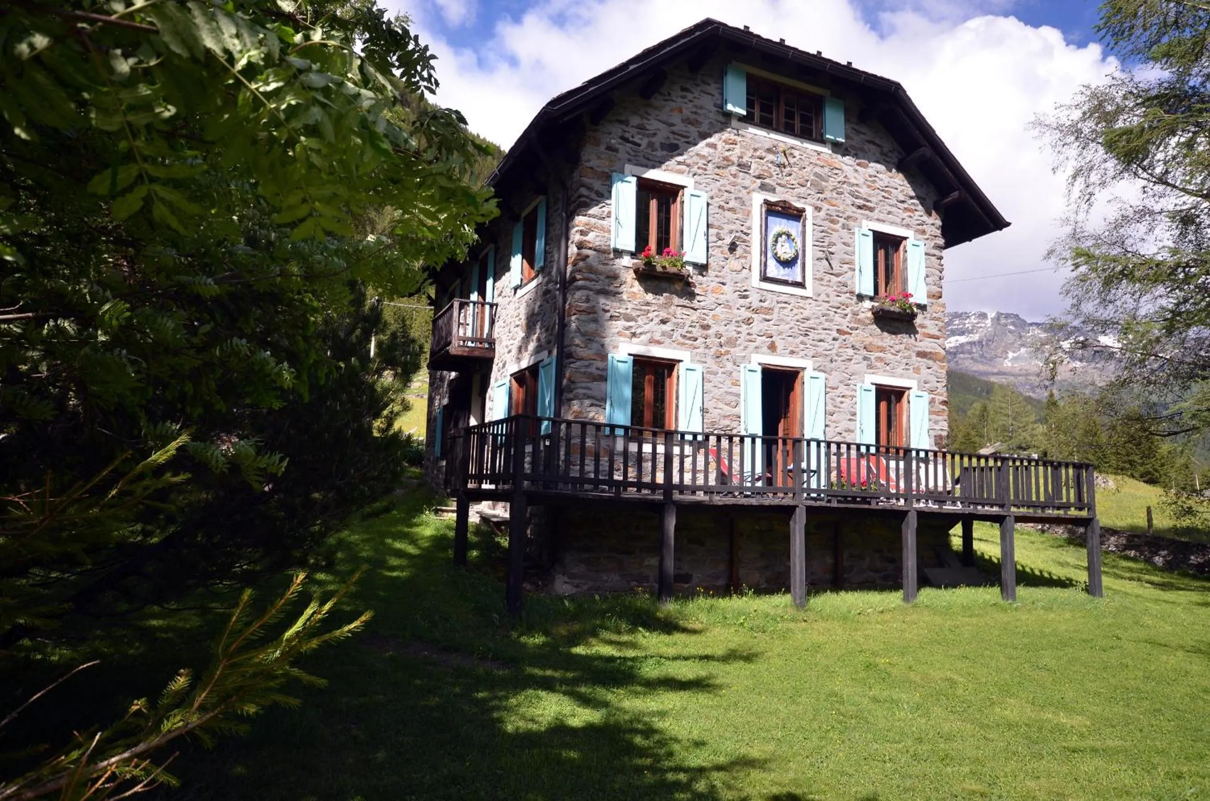 Property building in Il Cortese