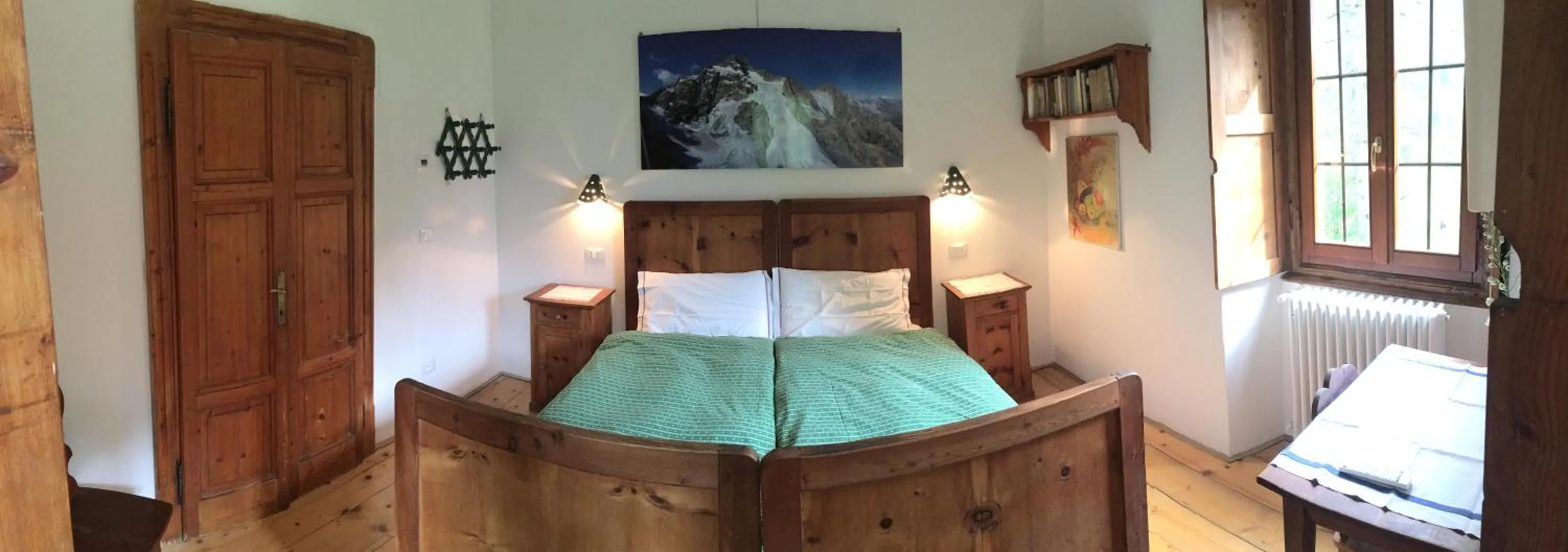 Photo of the whole room in Il Cortese