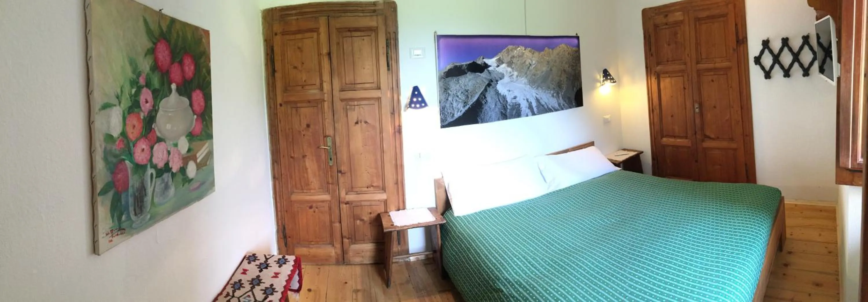 Photo of the whole room in Il Cortese