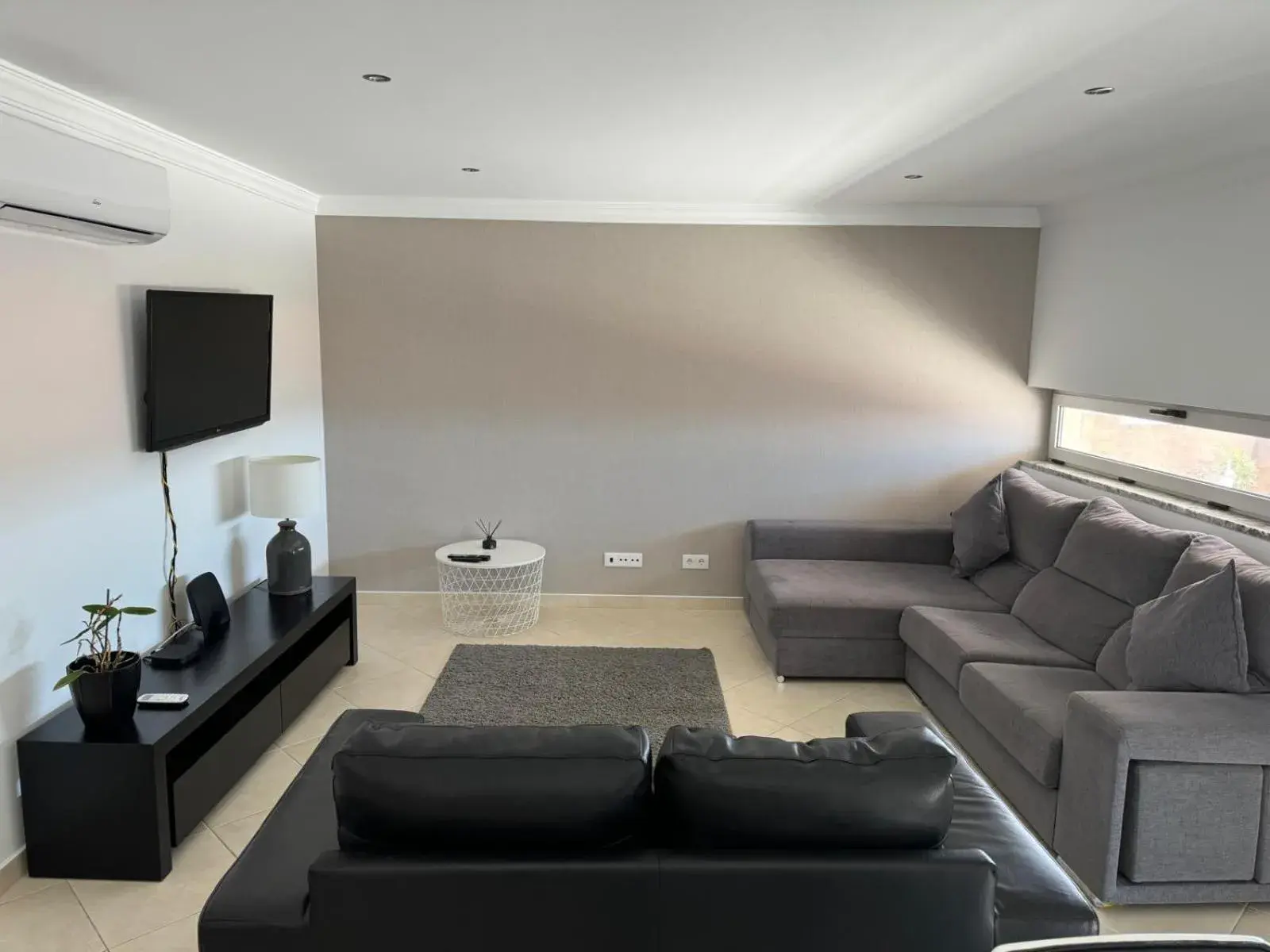 Modern 2 Bed Apartment 5km Carvoeiro Modern 2 Bed Apartment 5km Carvoeiro