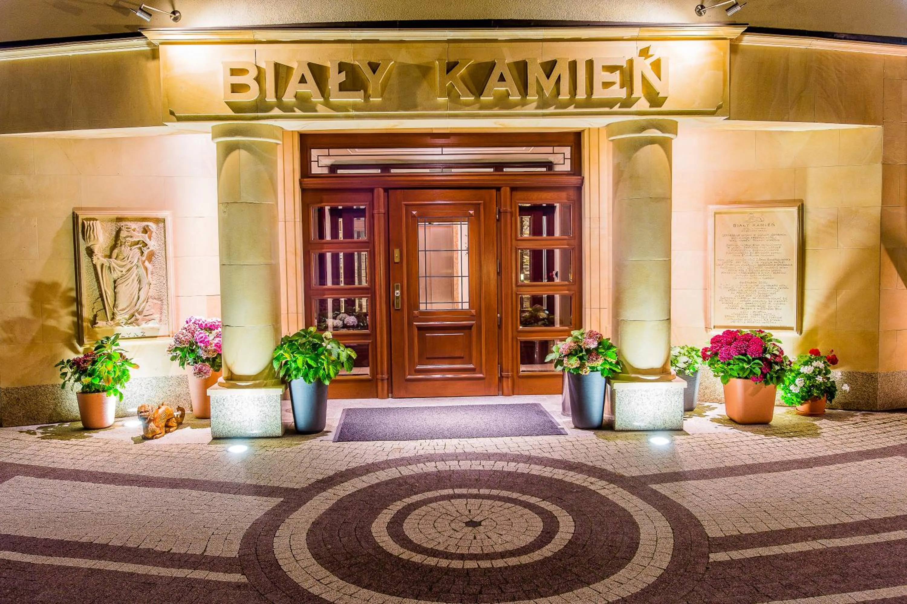 Facade/entrance in Hotel & Medi-Spa Biały Kamień
