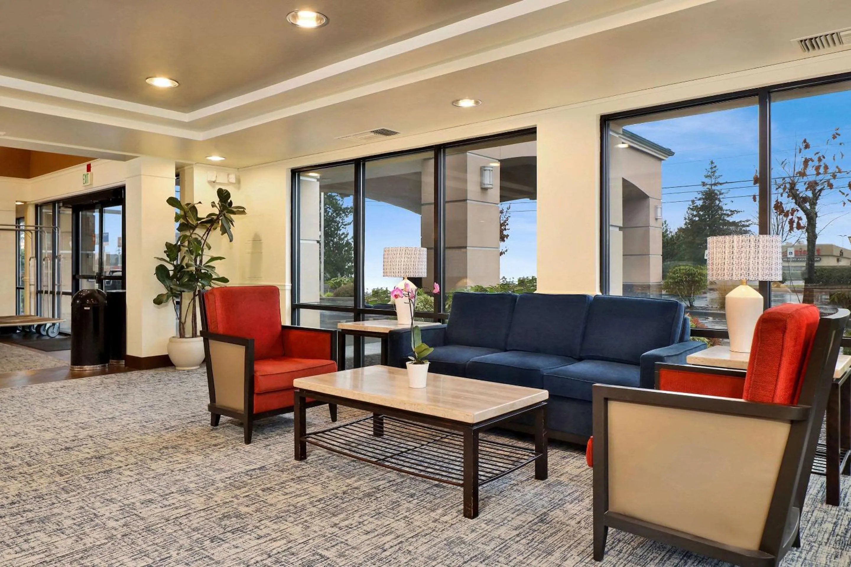 Lobby or reception in Comfort Inn Bellingham