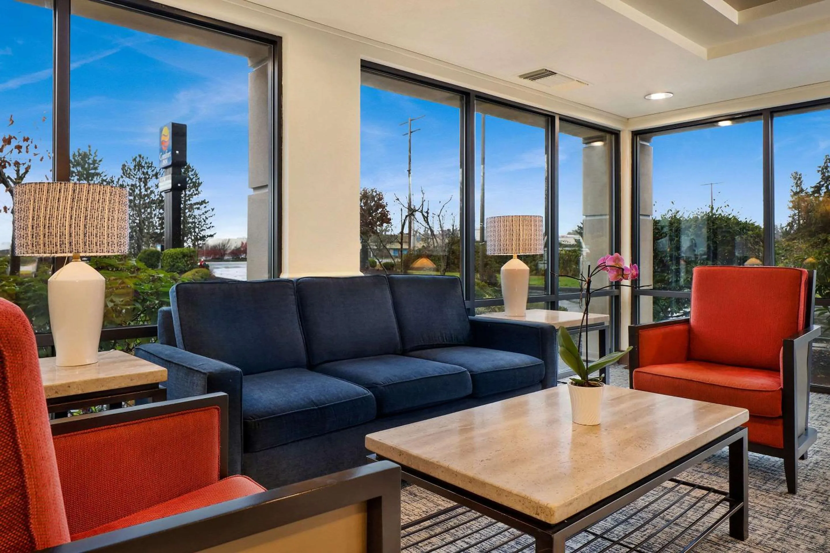 Lobby or reception in Comfort Inn Bellingham