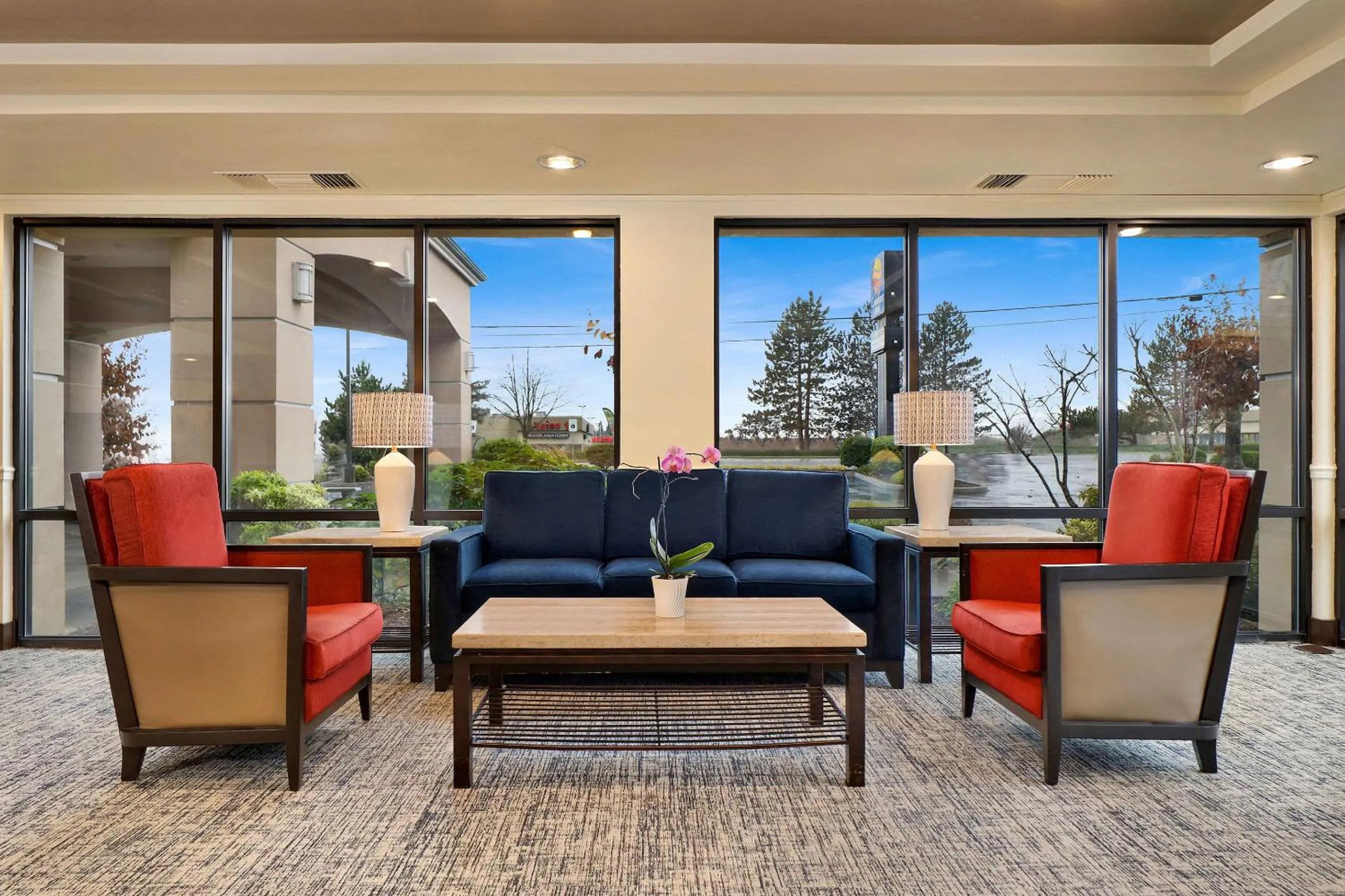 Lobby or reception in Comfort Inn Bellingham