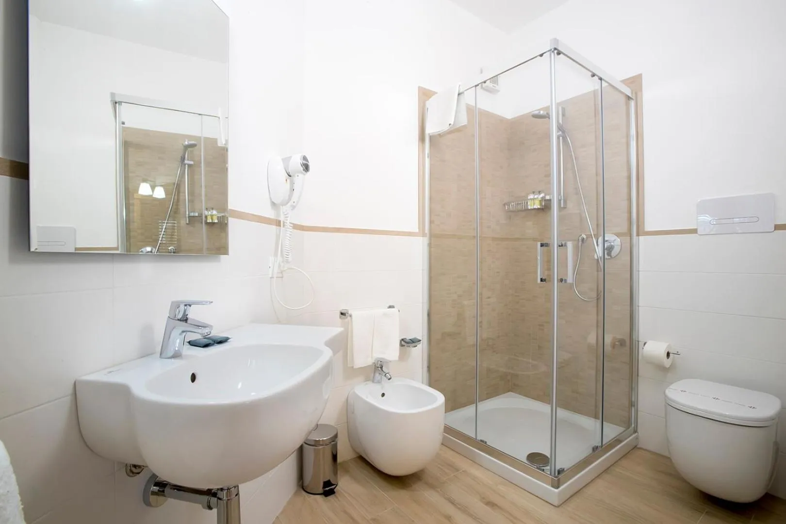 Shower in Eunice Bed and Breakfast