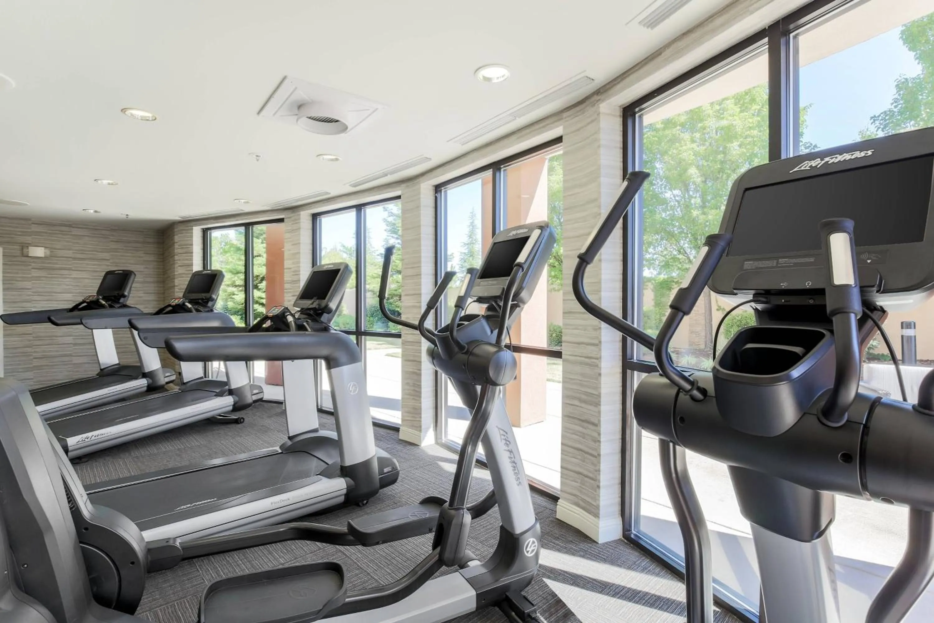 Fitness centre/facilities in Courtyard by Marriott Roseville Galleria Mall/Creekside Ridge Drive