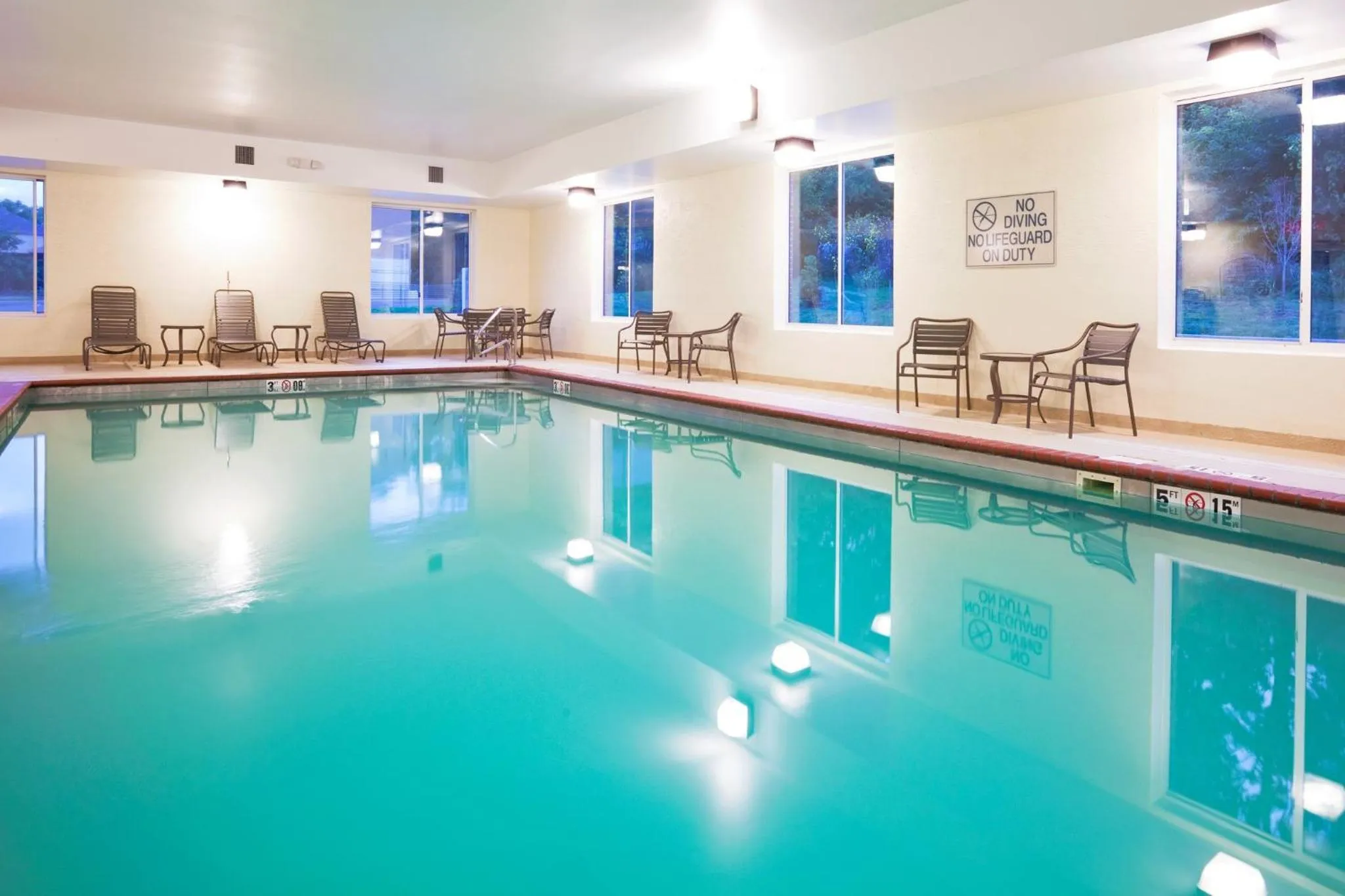 Swimming pool in Holiday Inn Express Hotel & Suites Cincinnati Southeast Newport by IHG