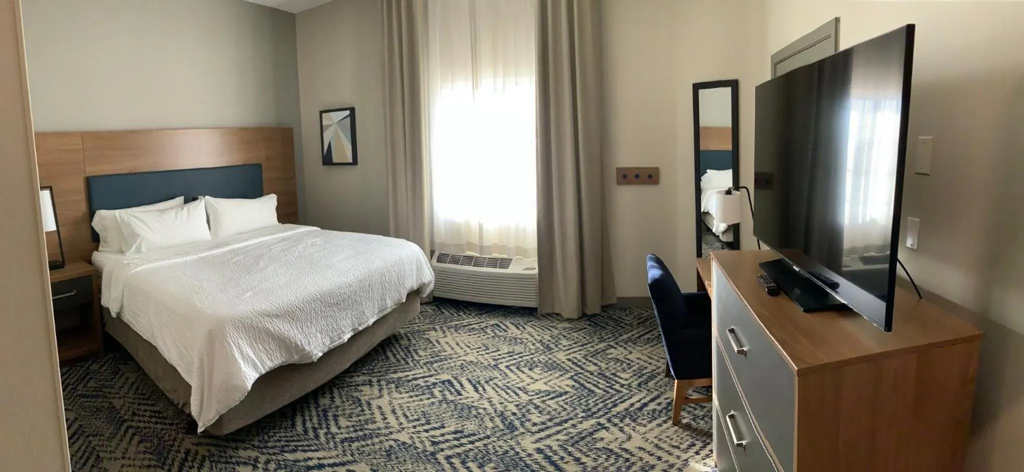 Photo of the whole room, Bed in Candlewood Suites Oklahoma City-Moore by IHG