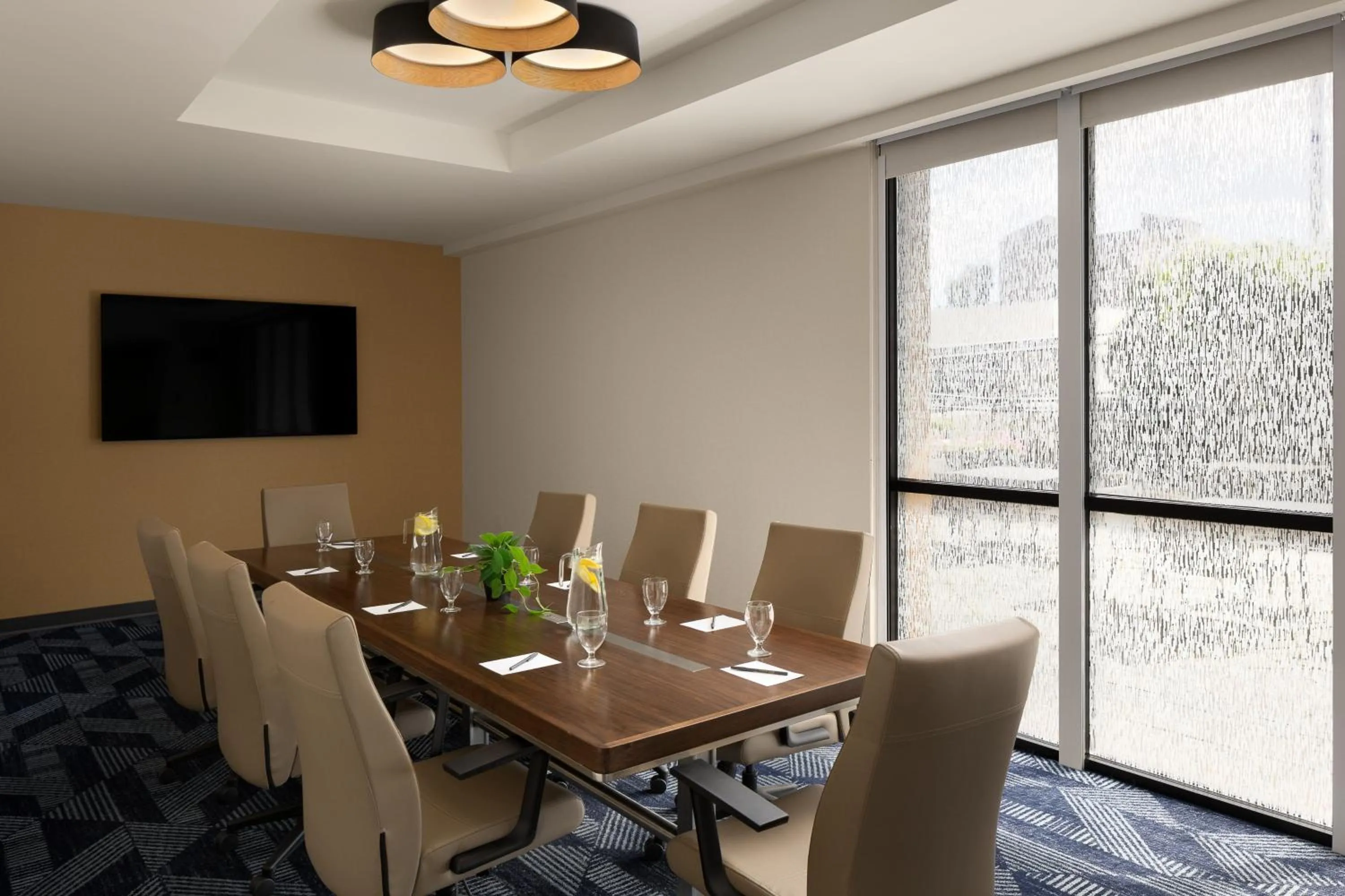 Meeting/conference room in Courtyard New Haven at Yale