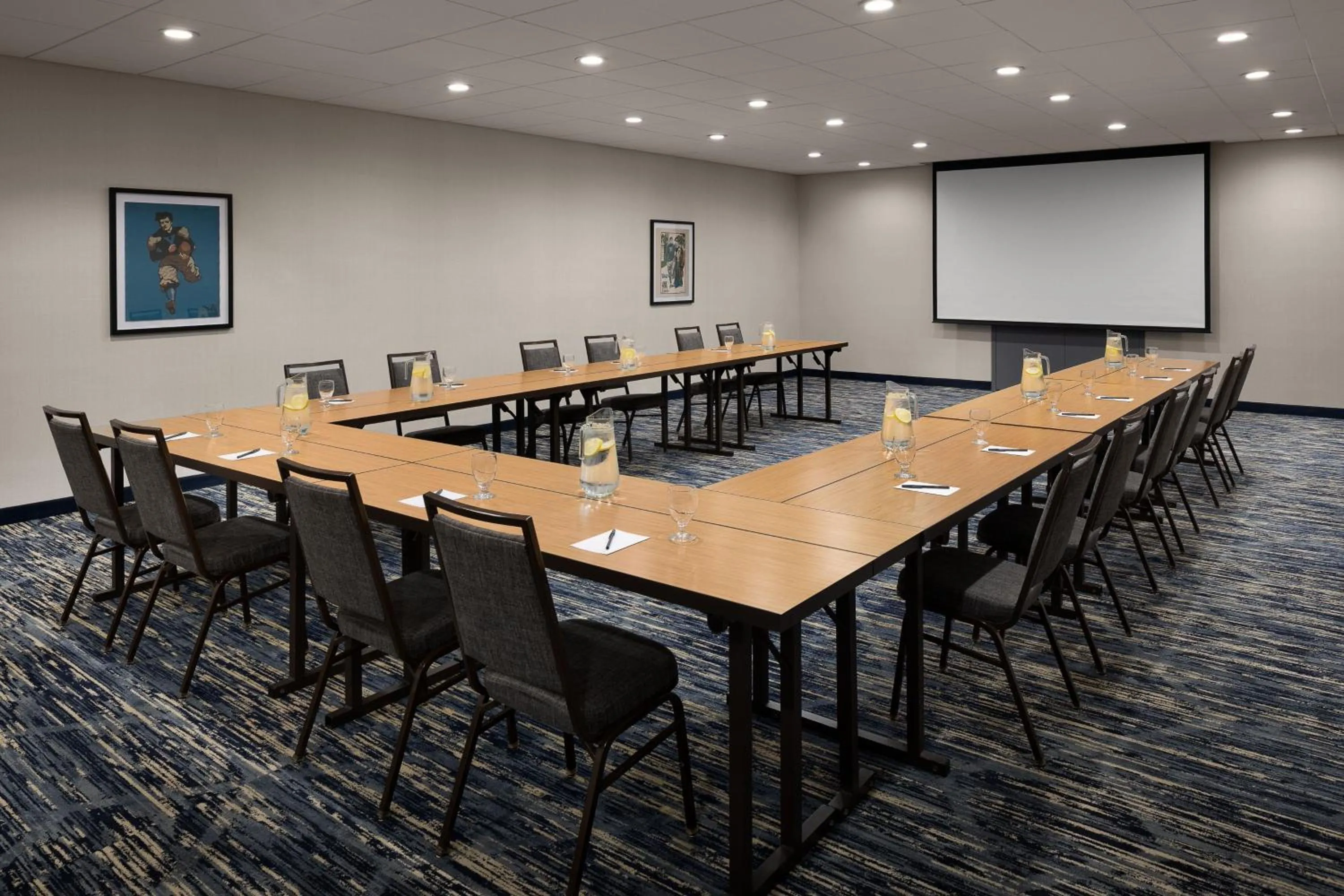 Meeting/conference room in Courtyard New Haven at Yale