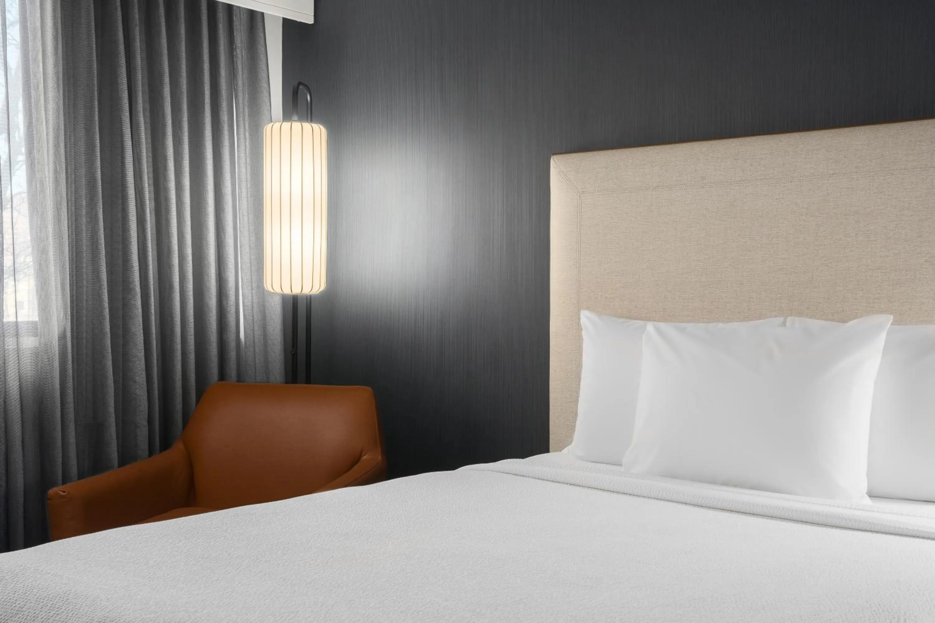 Bedroom, Bed in Courtyard New Haven at Yale