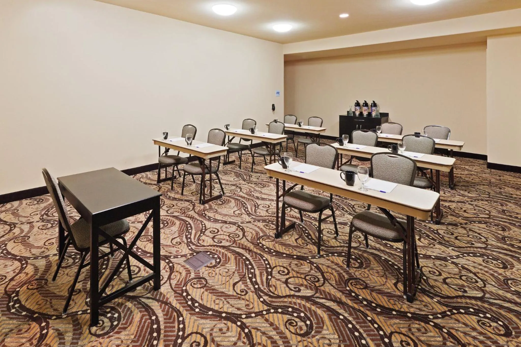 Meeting/conference room in Holiday Inn Express & Suites Oklahoma City NW - Quail Springs by IHG