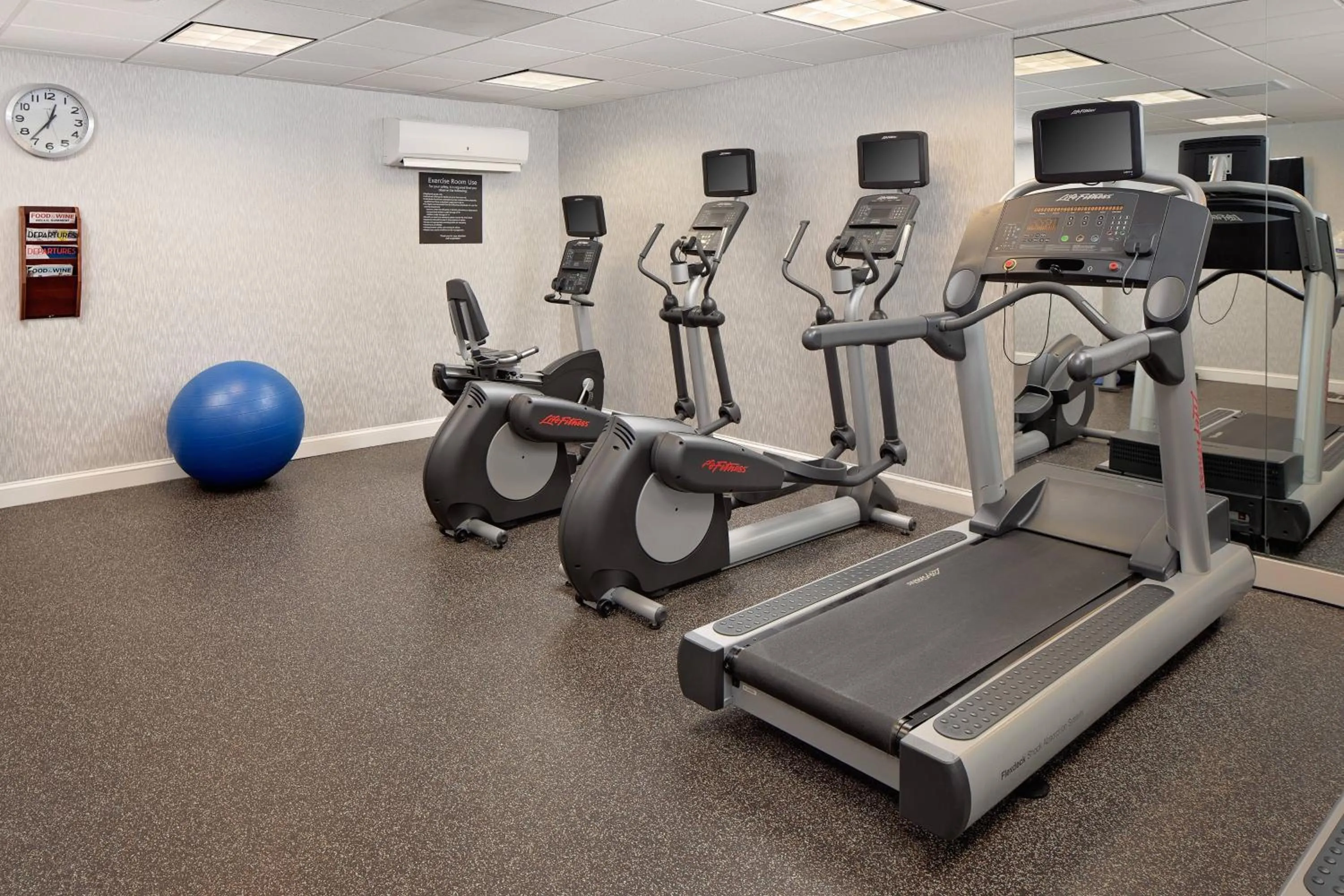 Fitness centre/facilities in Residence Inn Boston Dedham