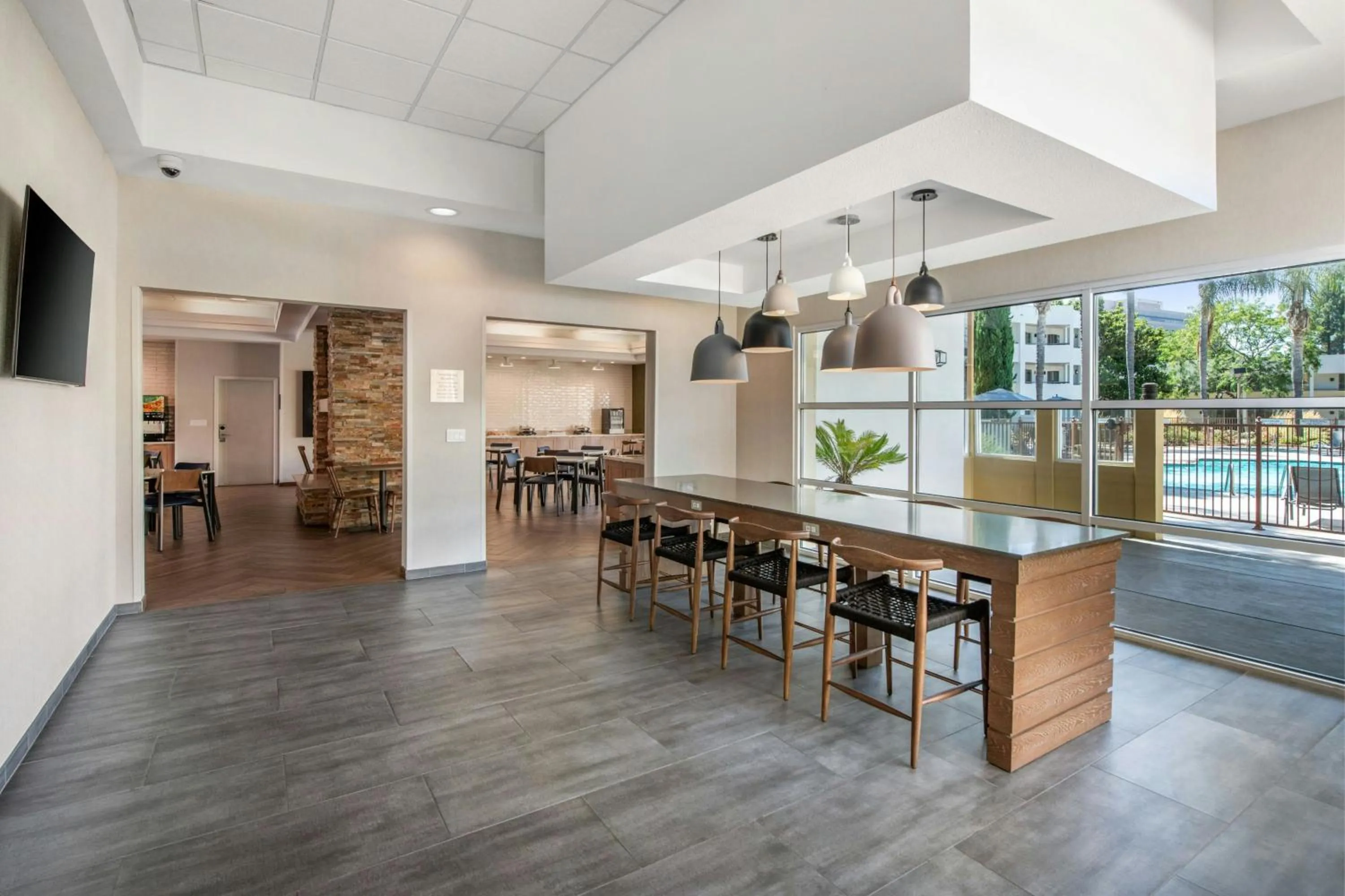 Breakfast in Fairfield Inn and Suites by Marriott San Jose Airport