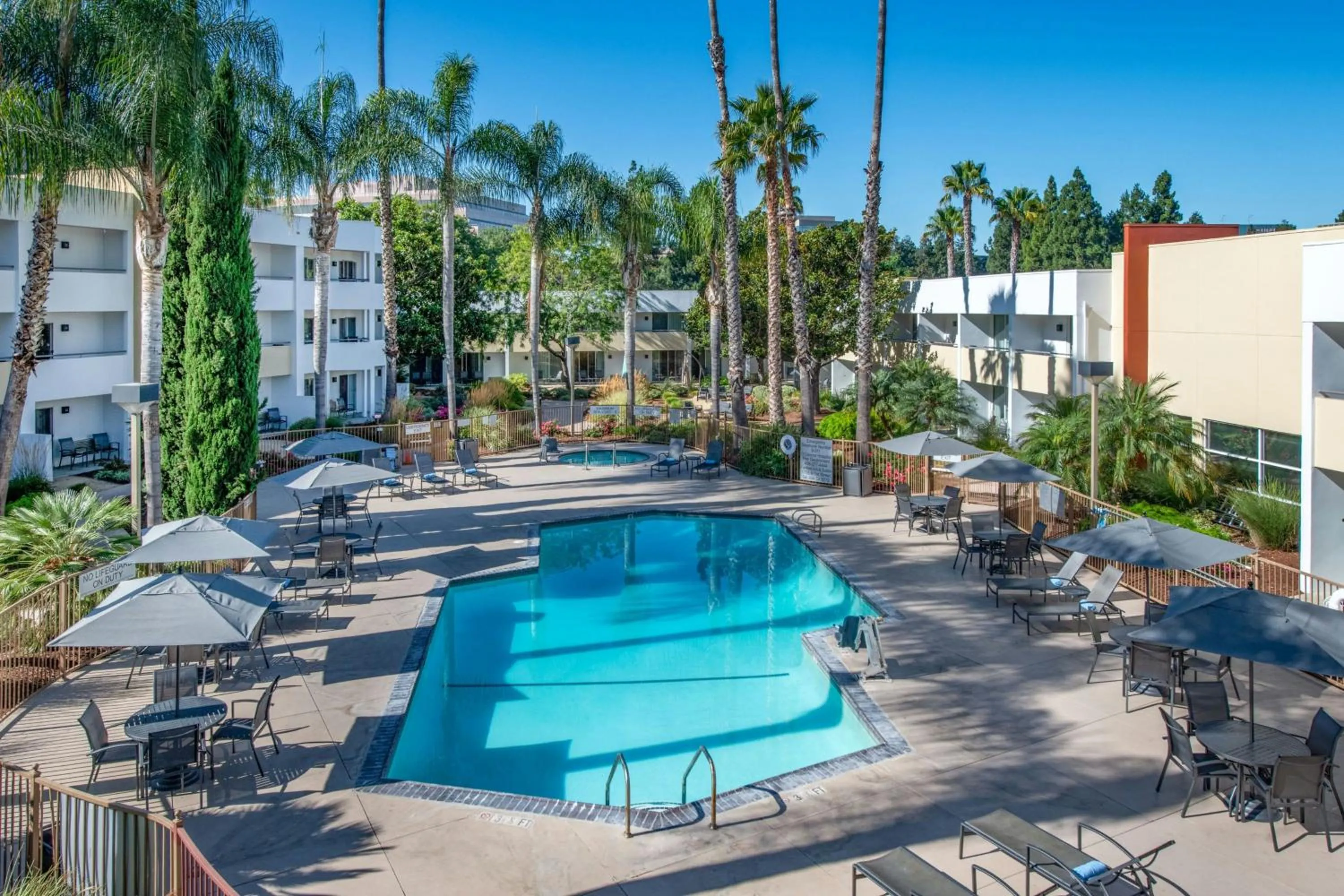 Swimming pool in Fairfield Inn and Suites by Marriott San Jose Airport