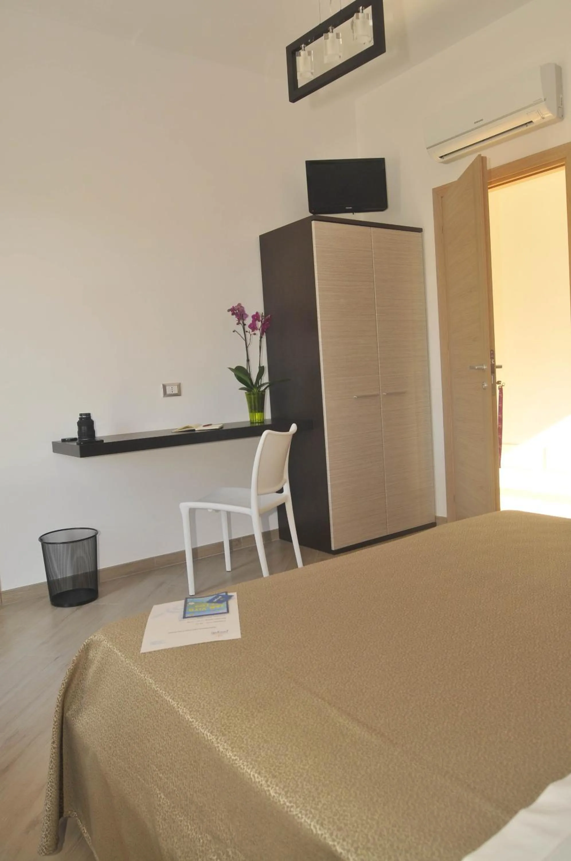 Photo of the whole room in B&B Cous Cous People