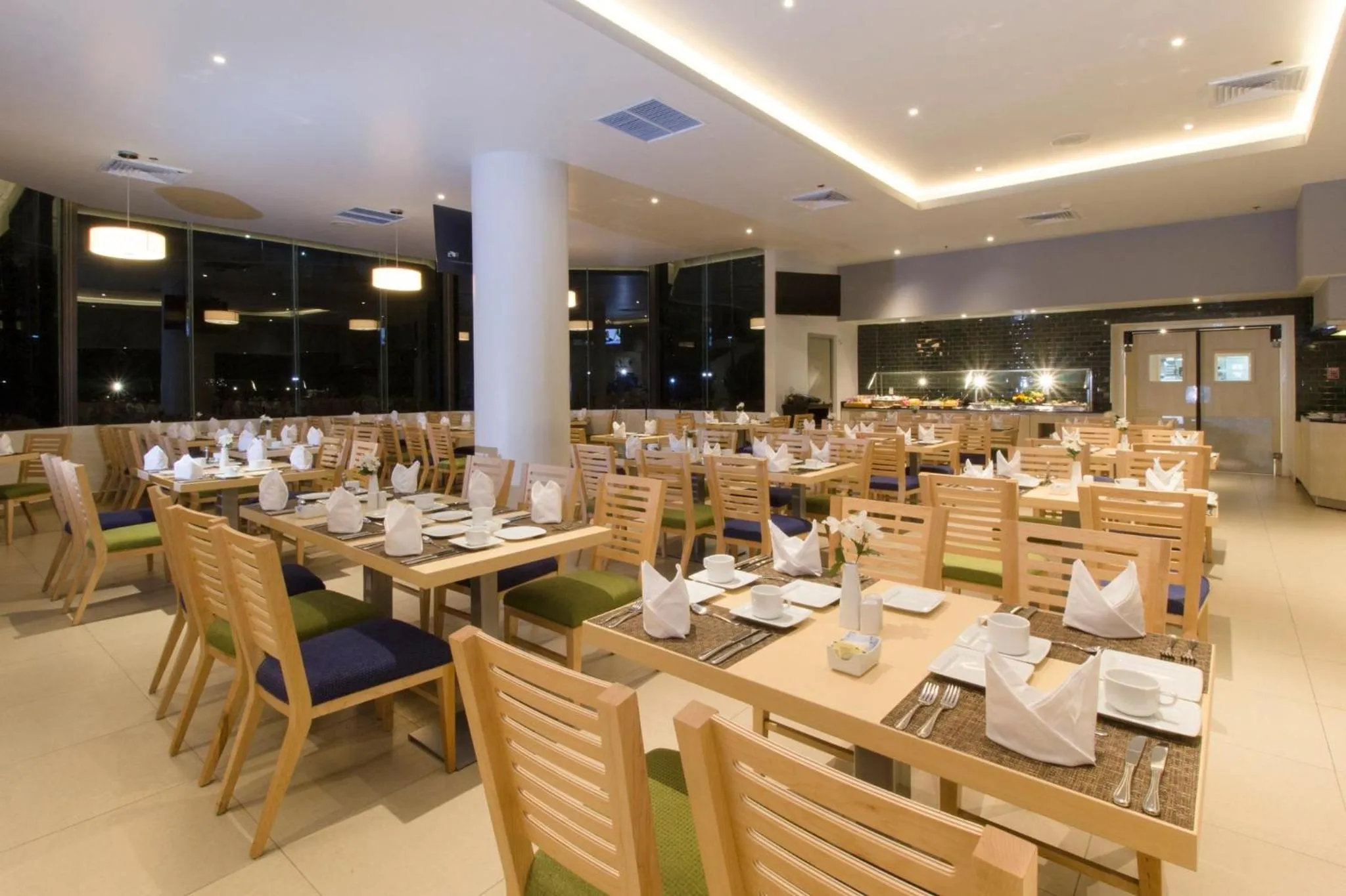 Restaurant/places to eat in Holiday Inn Puebla La Noria by IHG