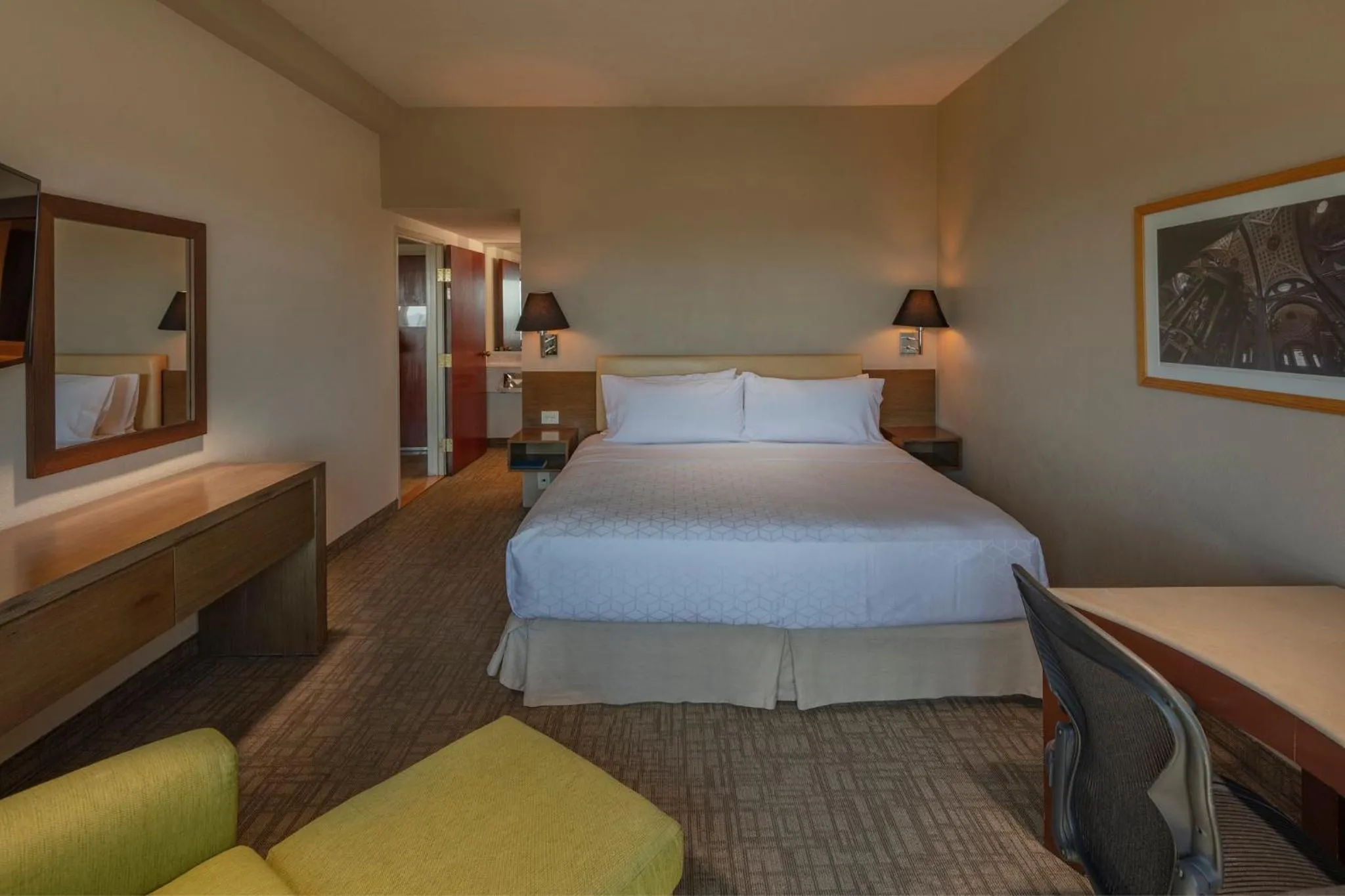 Photo of the whole room, Bed in Holiday Inn Puebla La Noria by IHG