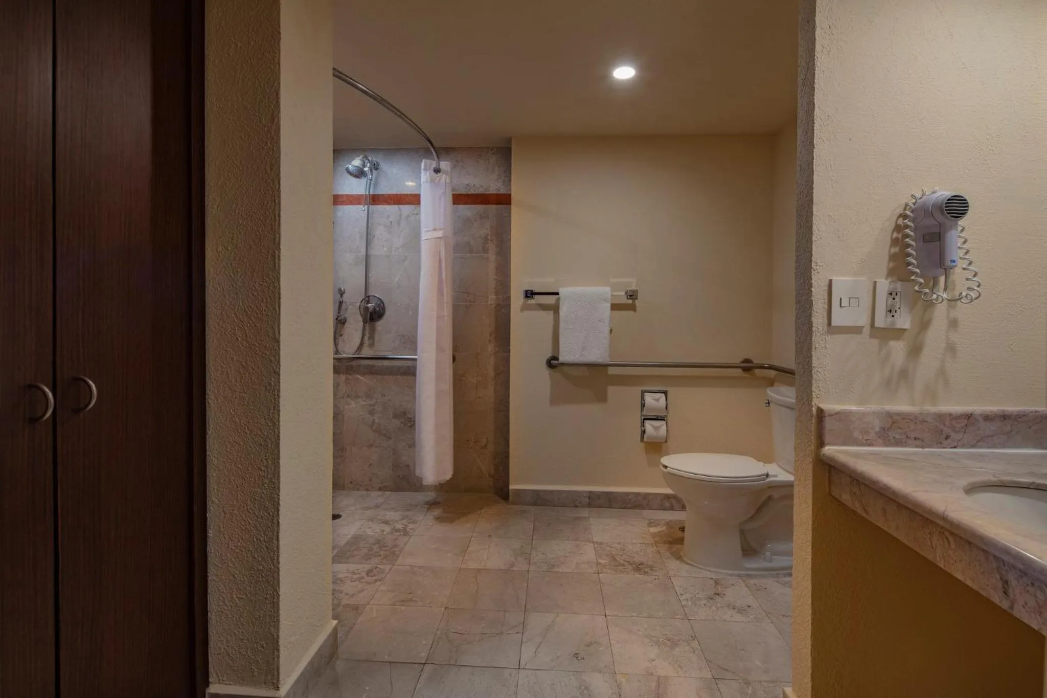 Photo of the whole room in Holiday Inn Puebla La Noria by IHG